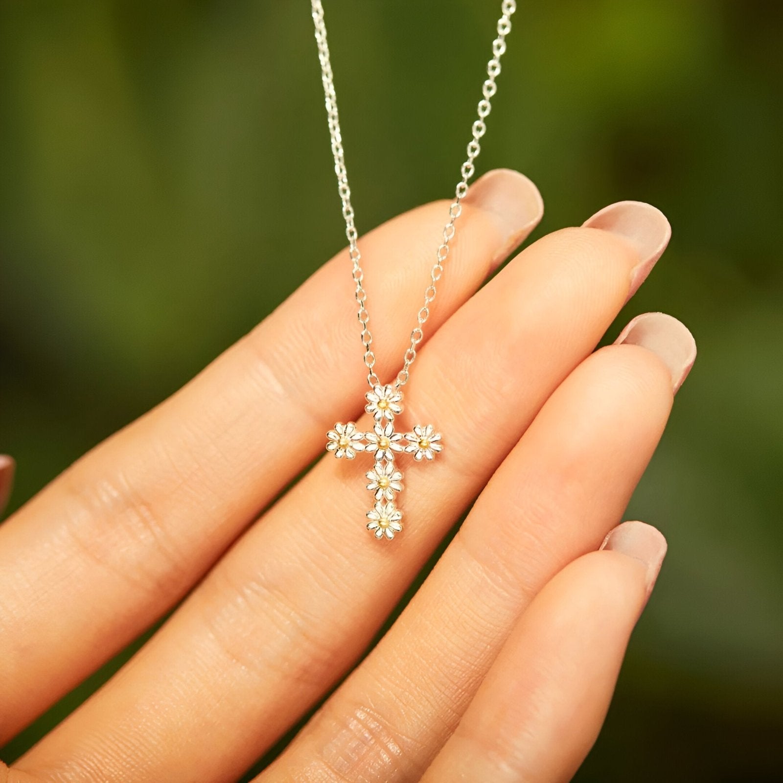 Collier croix florale en argent 925, pendentif marguerites bicolores, bijou discret pour femme, modèle Marguerite