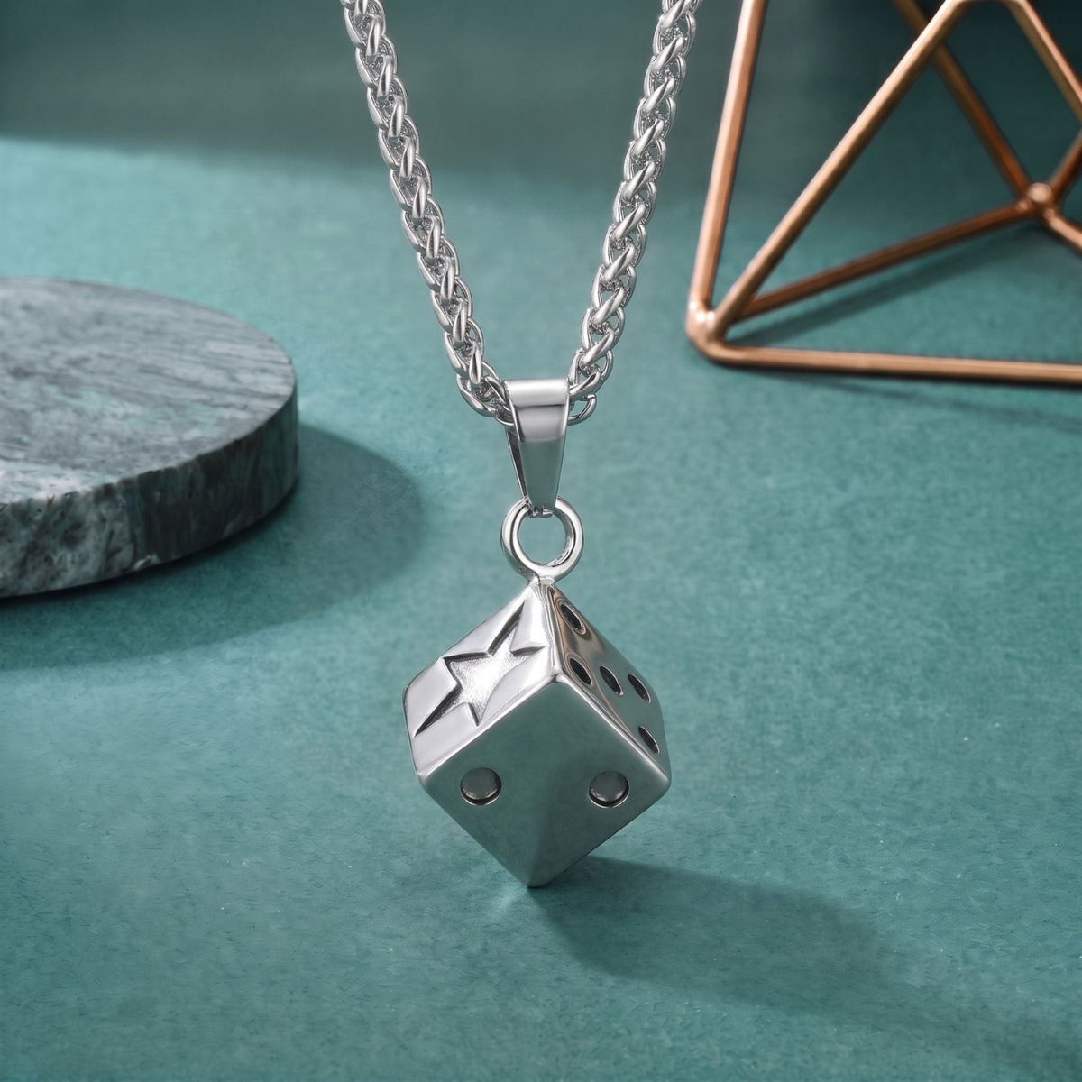 Collier dé à jouer pour homme, en acier inoxydable argenté, pendentif cube avec étoile gravée