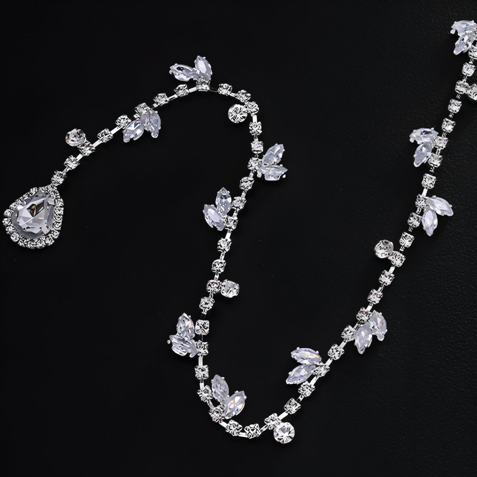 Collier de dos avec pendentif goutte pour femme, strass brillants, en alliage métallique