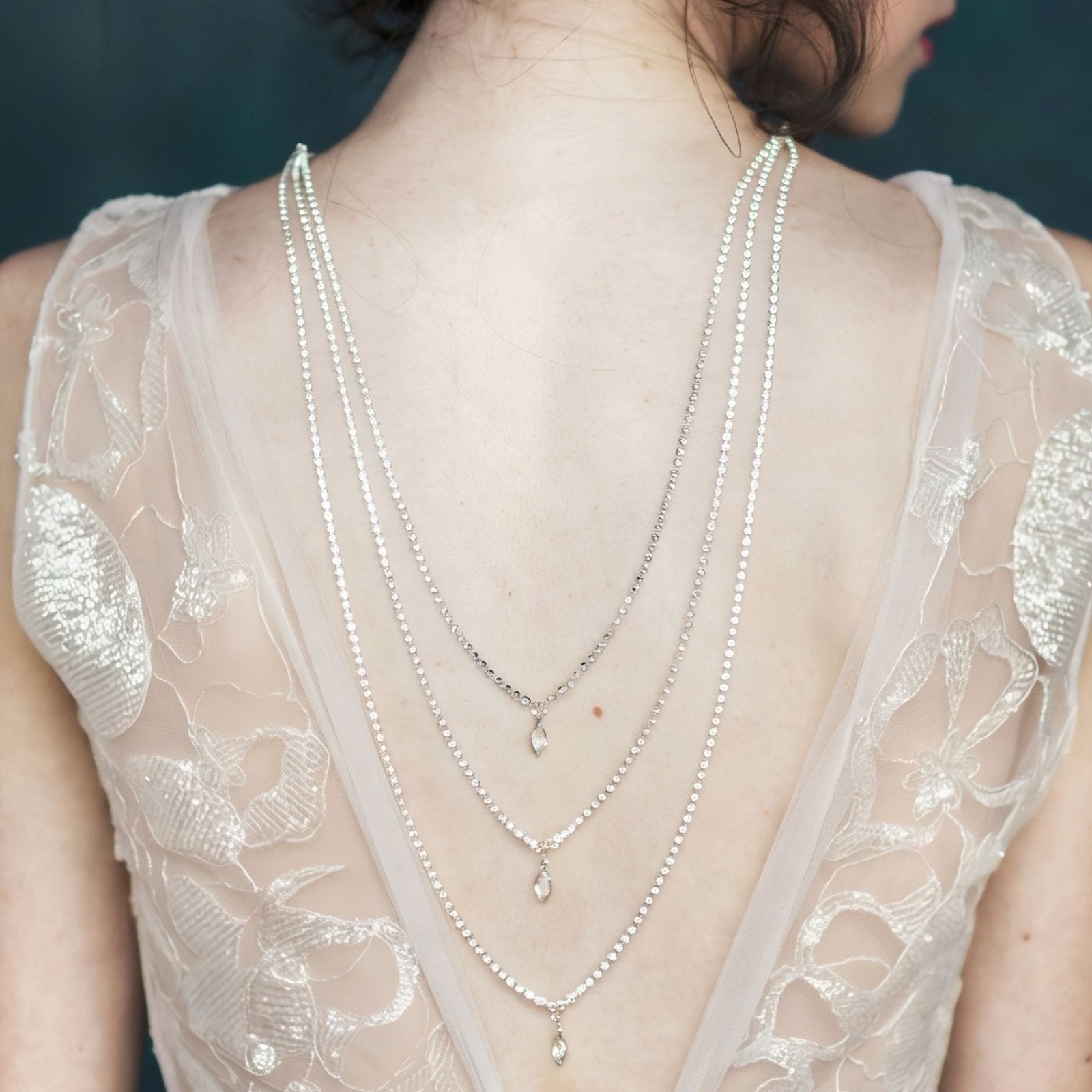 Collier de dos multi - chaînes scintillantes pour femme, avec strass, en alliage métallique