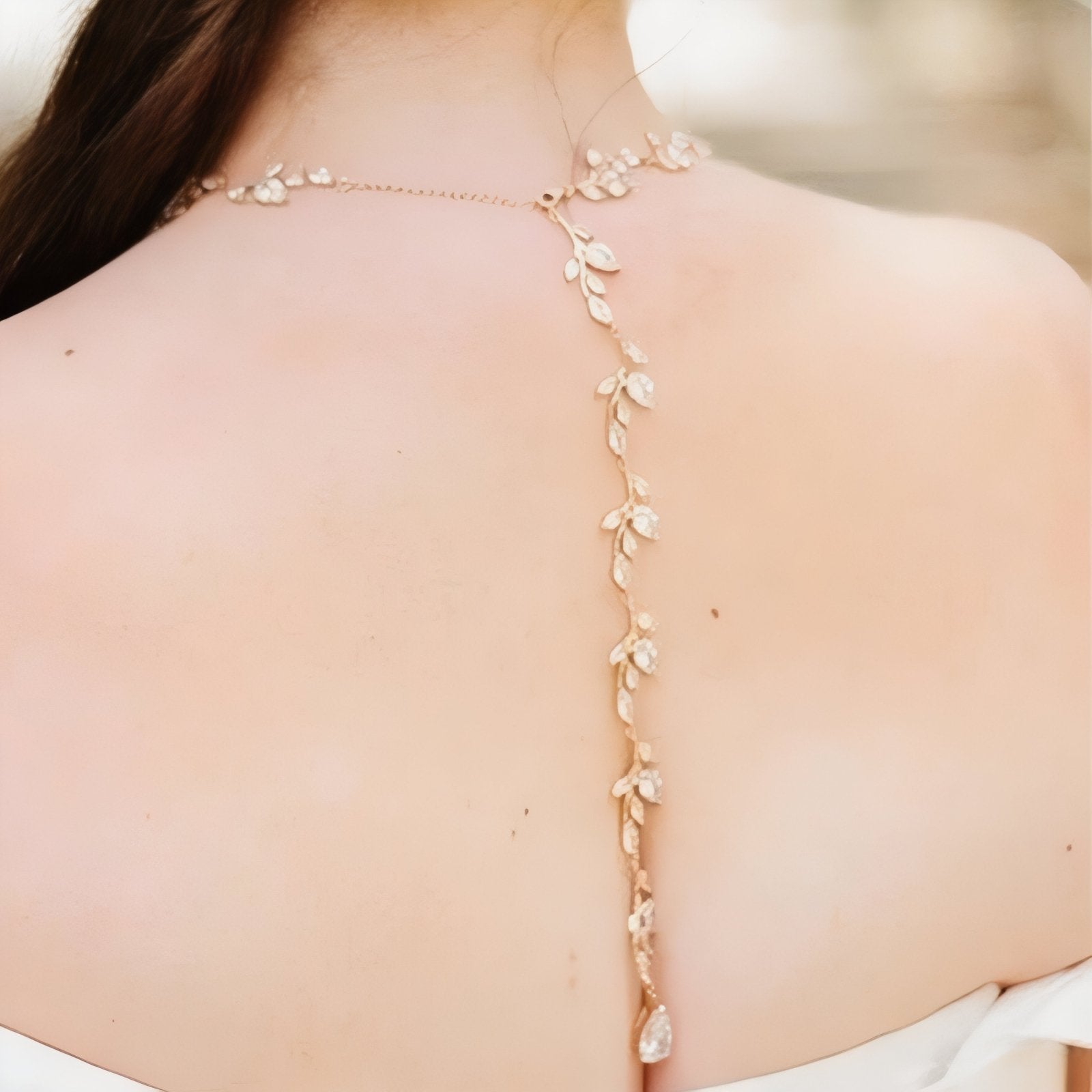 Collier de dos orné de feuilles pour femme, avec zircon, en alliage métallique