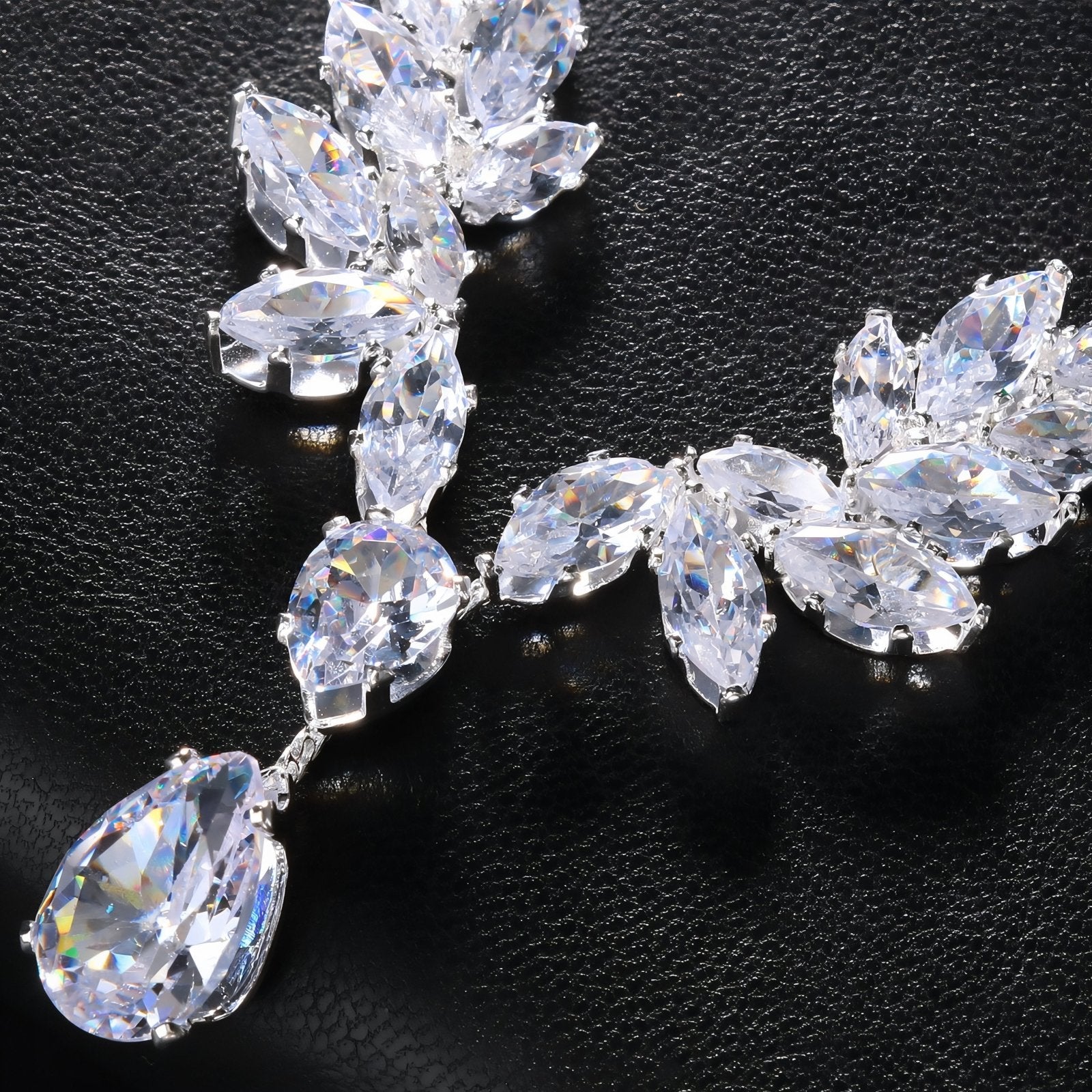 Collier de dos romantique pour femme, avec zircon en forme de feuille, en alliage métallique