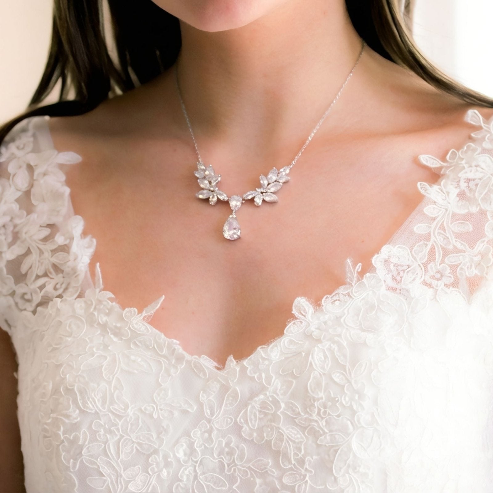 Collier de dos romantique pour femme, avec zircon en forme de feuille, en alliage métallique