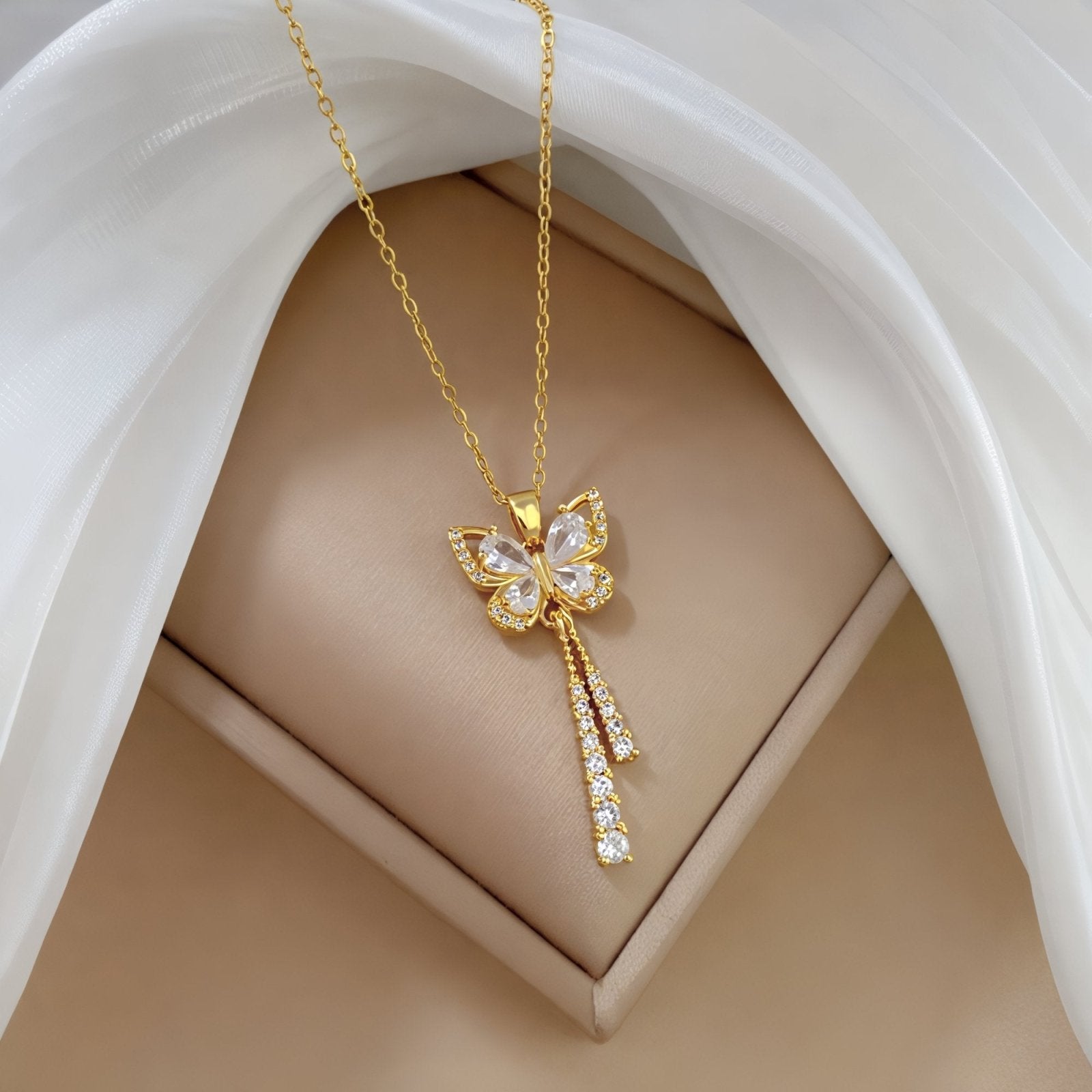 Collier doré à pendentif papillon, pampilles scintillantes en acier inoxydable, modèle Aubertine