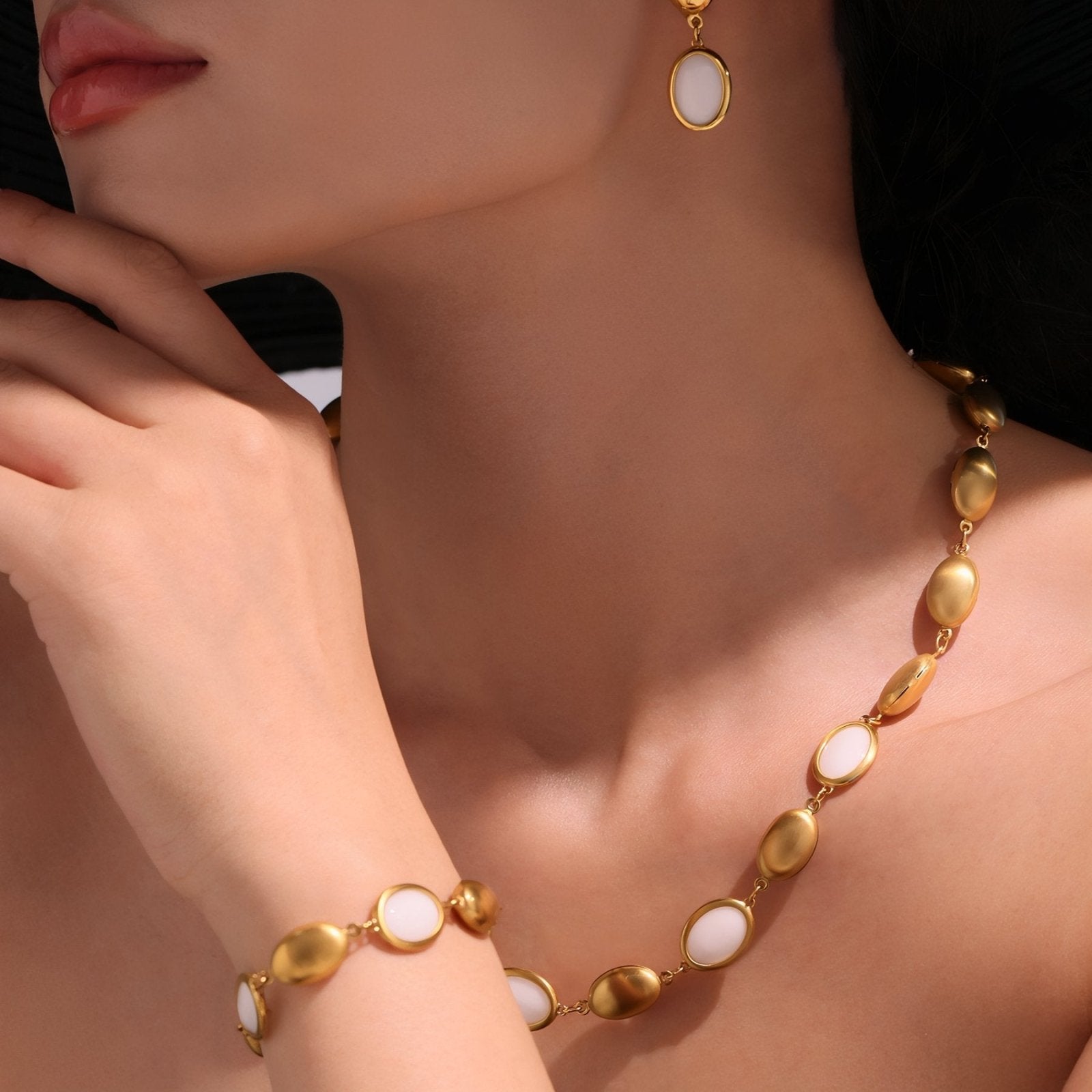 Collier doré femme, pierres ovales effet opale, acier inoxydable plaqué or 18K