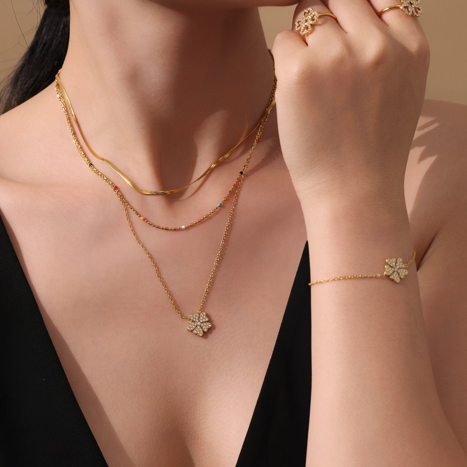 Collier doré porte - bonheur femme, trèfle zircon cubique, maille délicate acier inoxydable plaqué or 18K