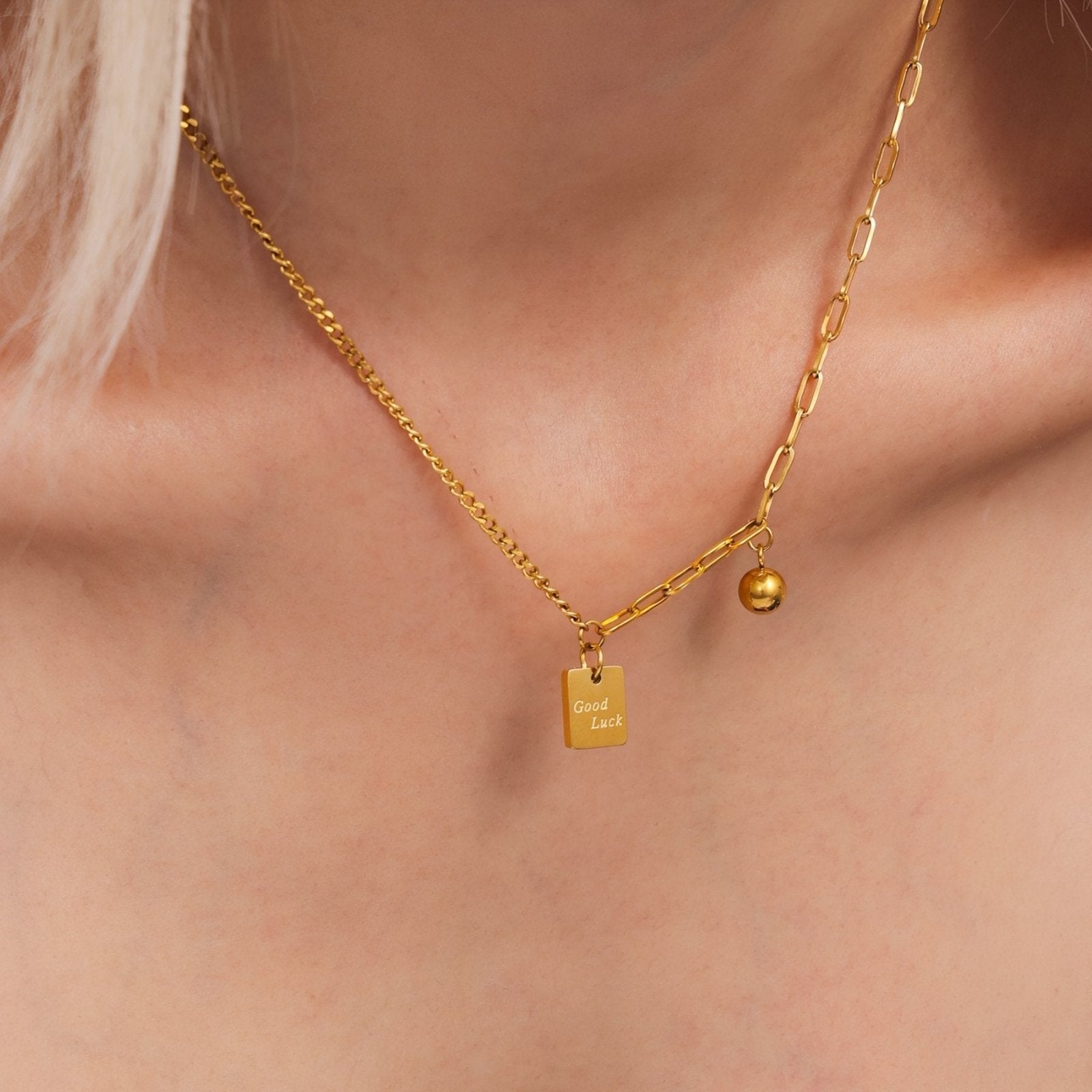 Collier double maille, pendentif porte bonheur gravure "Good Luck", en acier inoxydable plaqué or