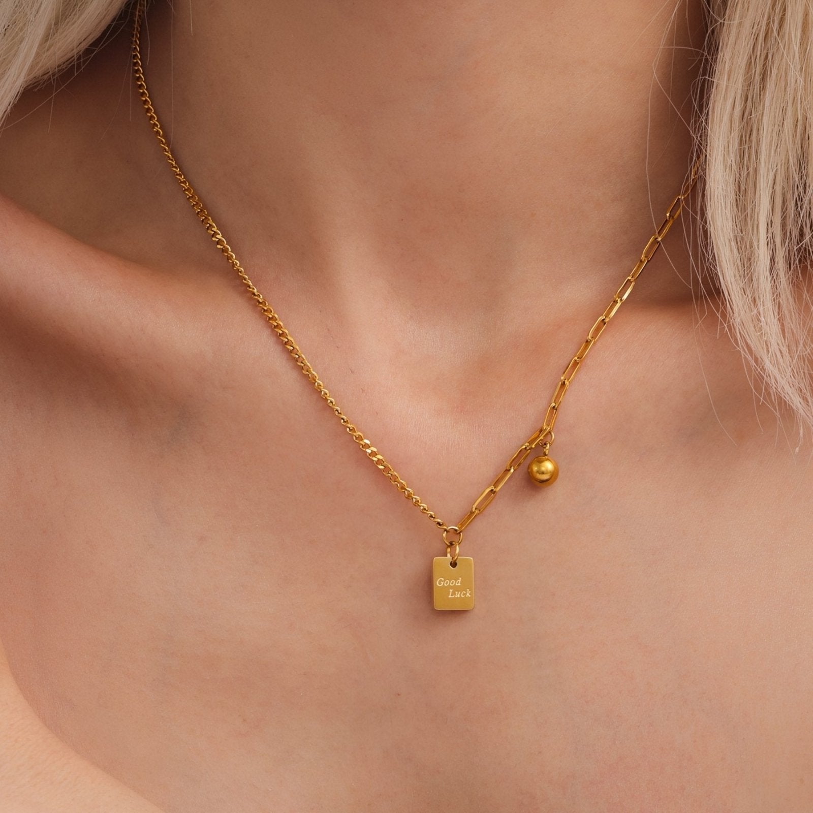 Collier double maille, pendentif porte bonheur gravure "Good Luck", en acier inoxydable plaqué or