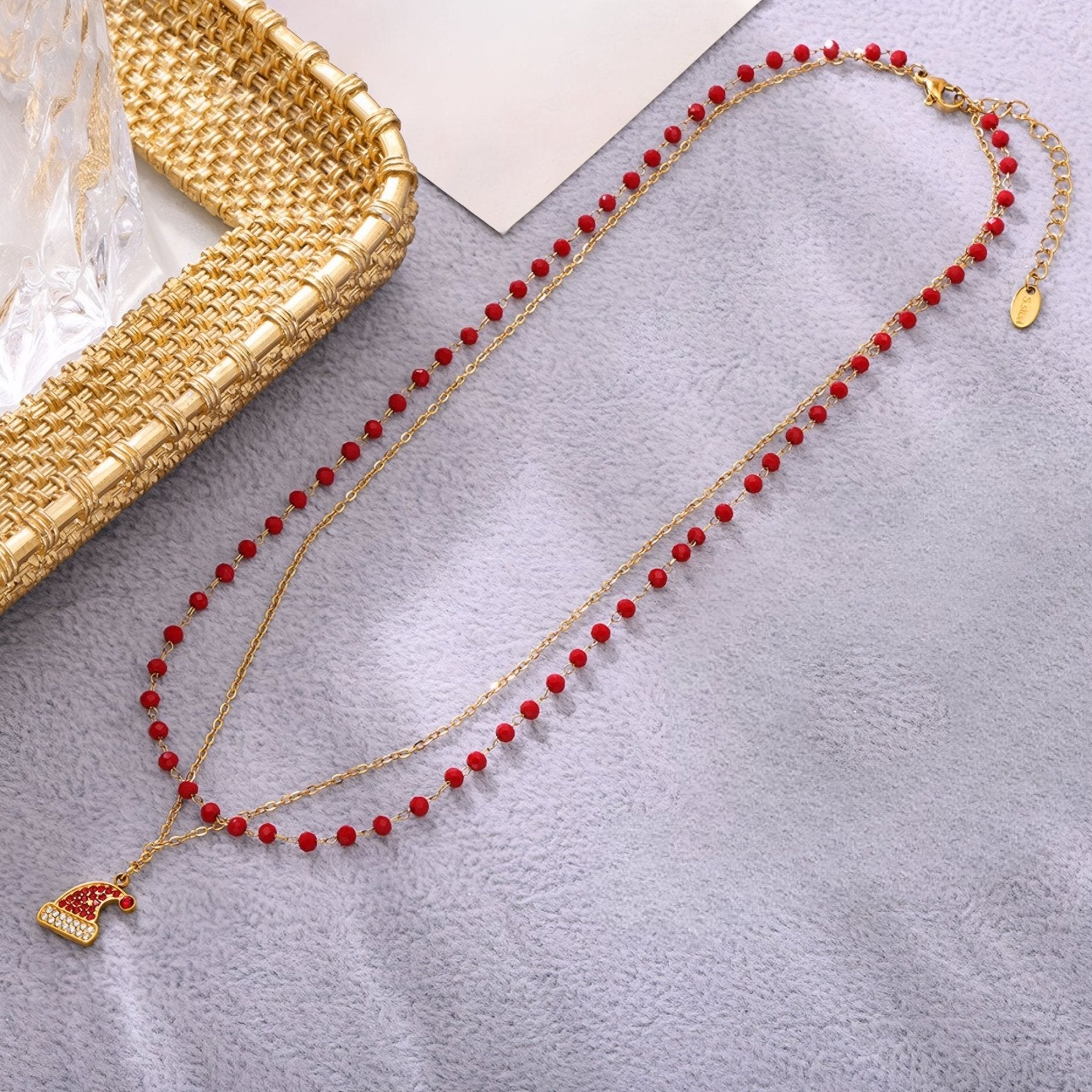 Collier double rang festif, perles rouges et pendentif chapeau de Noël, en acier inodydable et zircon