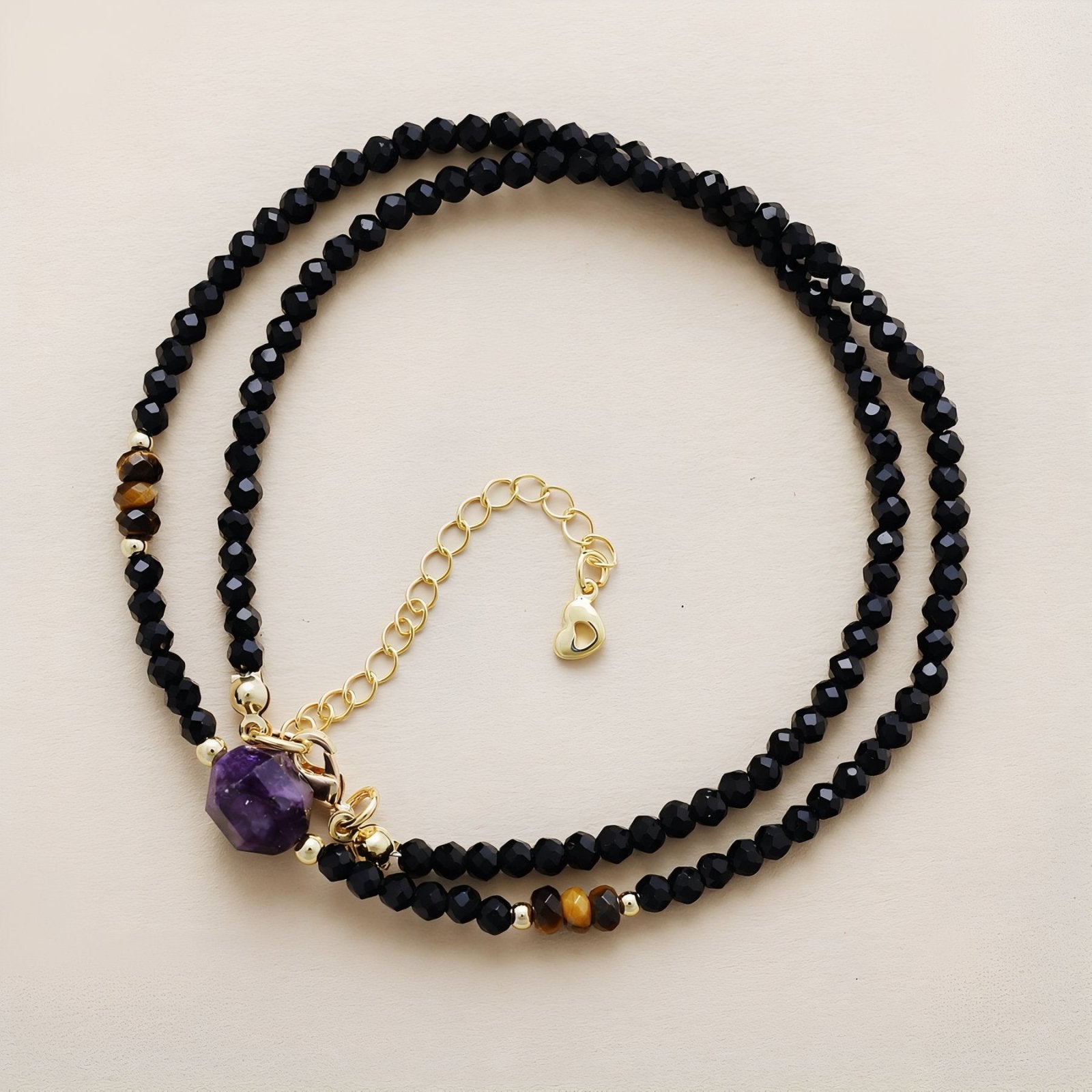 Collier élégant en pierres naturelles, onyx, améthyste et œil de tigre, style bohème chic