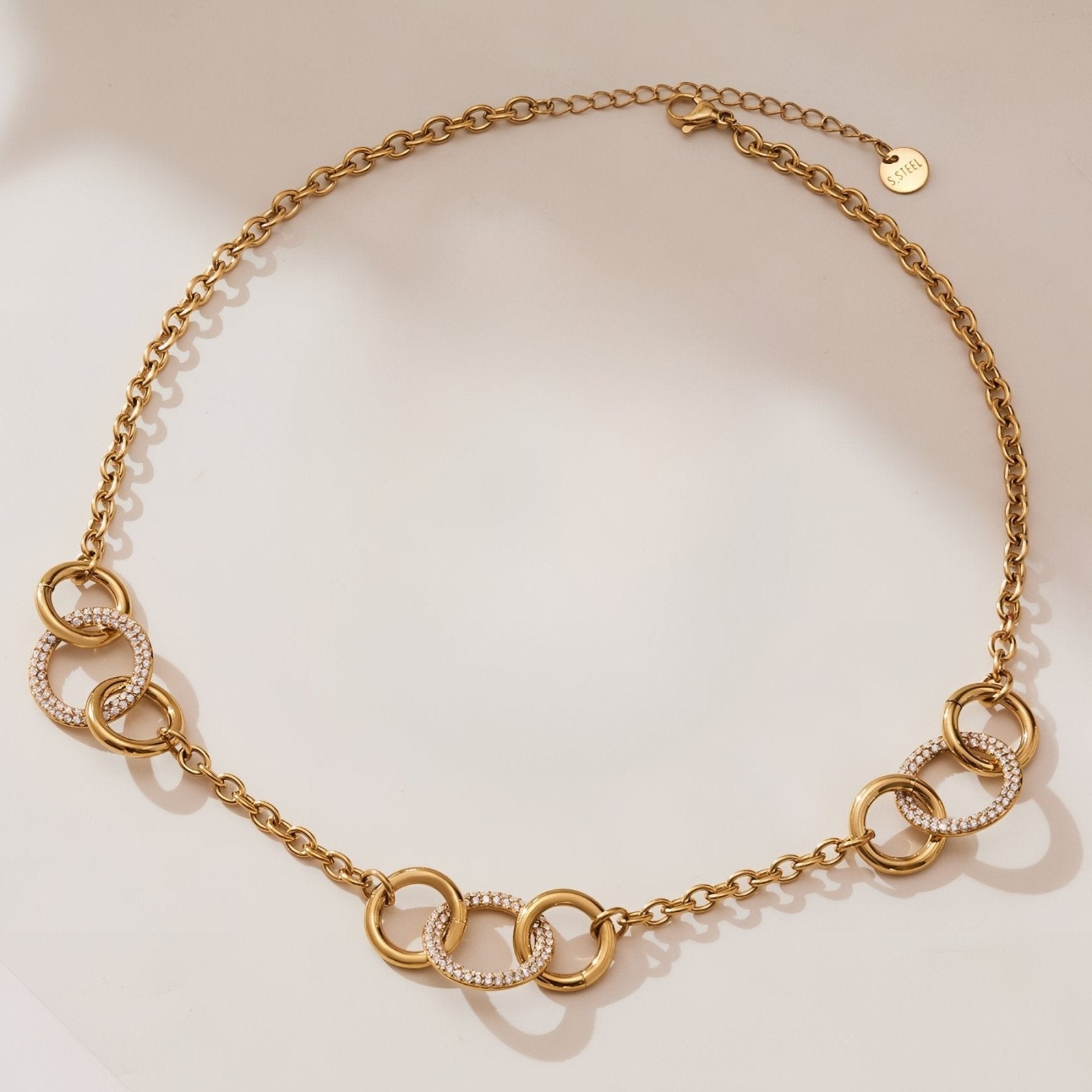 Collier élégant pour femme, maillons entrelacés, en acier inoxydable et anneaux pavés de zircon