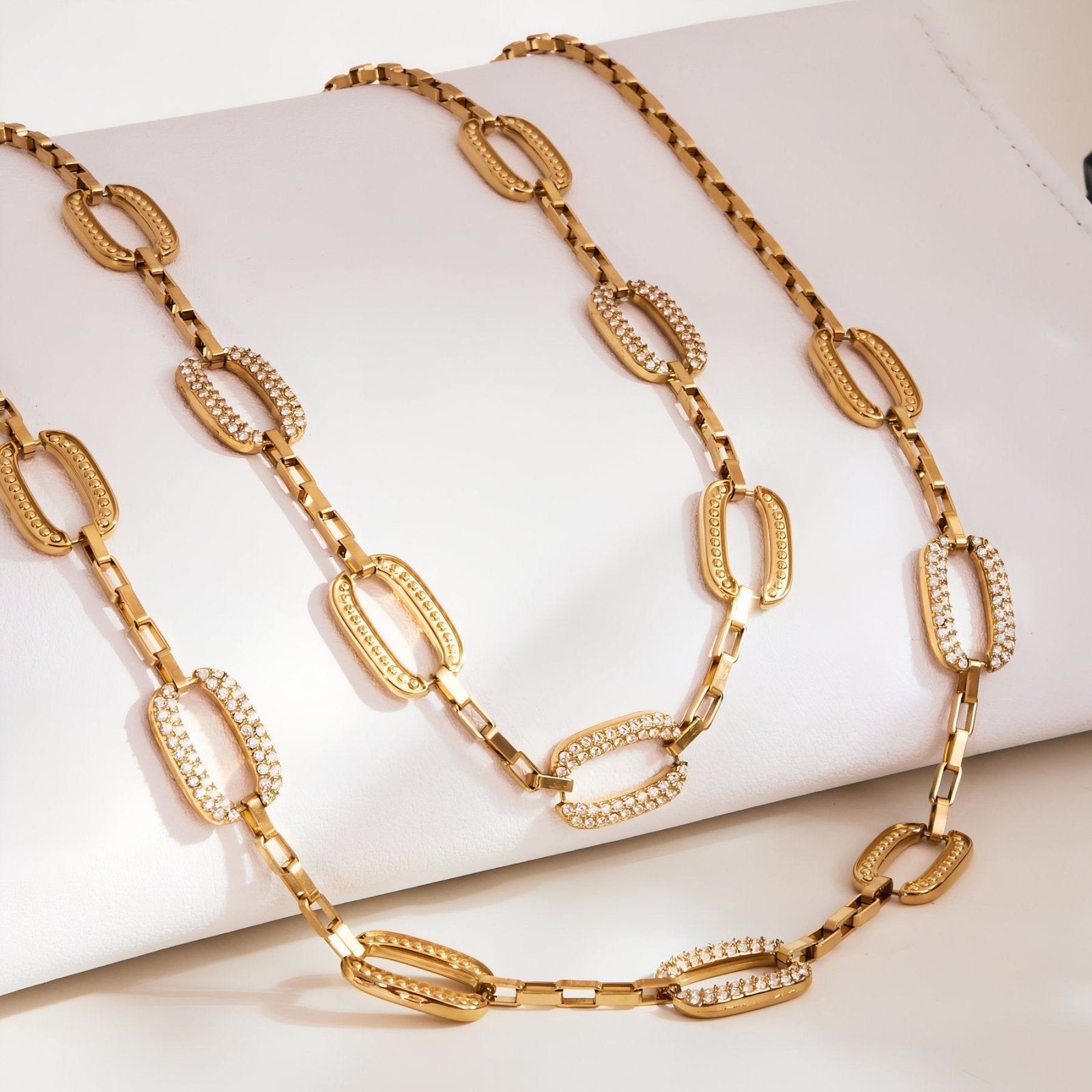 Collier élégant pour femme, maillons rectangulaires pavés de zircons blancs, en acier inoxydable