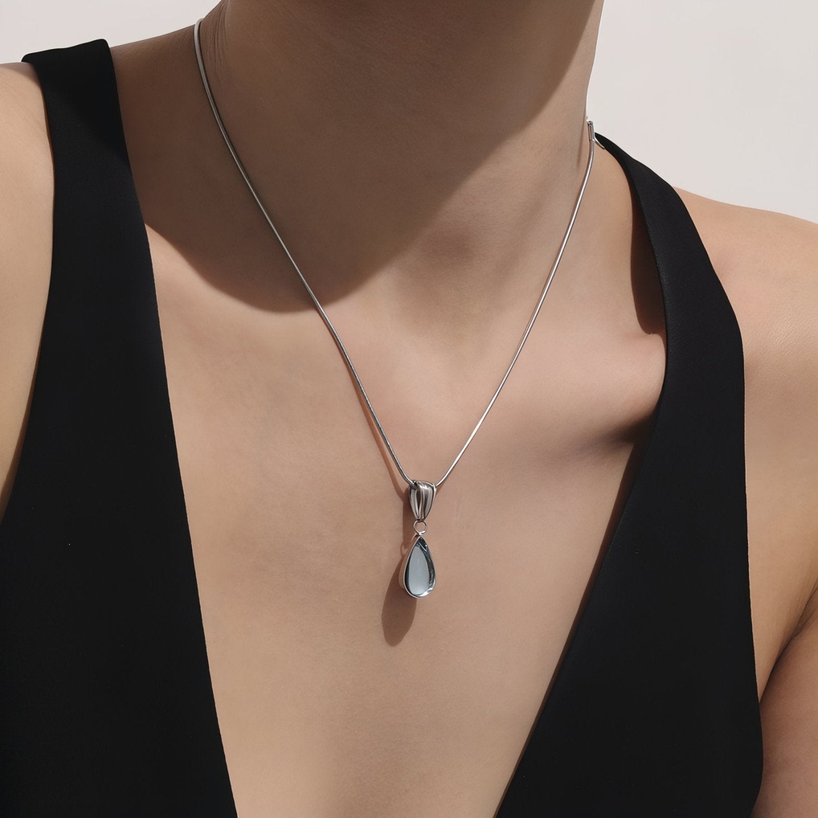 Collier élégant pour femme, pendentif goutte d'eau en verre teinté, chaîne serpent en acier inoxydable