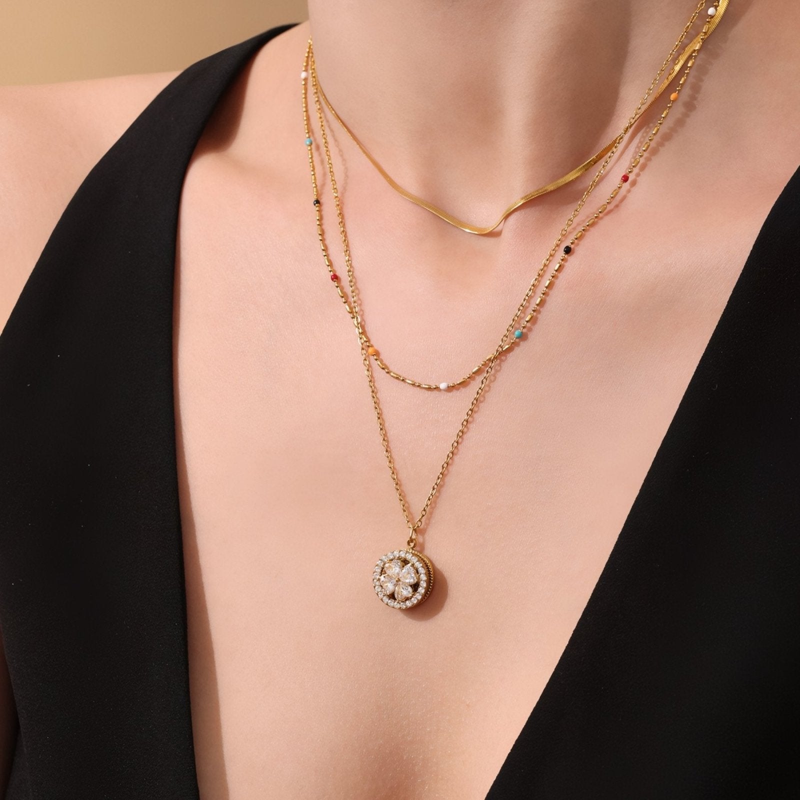 Collier élégant pour femme, pendentif rond orné d'une fleur, en zircon et acier inoxydable