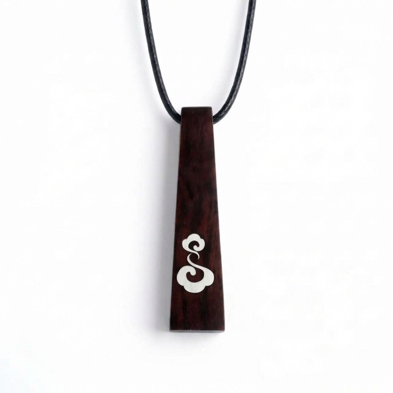 Collier en bois de santal, avec pendentif géométrique incrusté d'argent, cordon ajustable