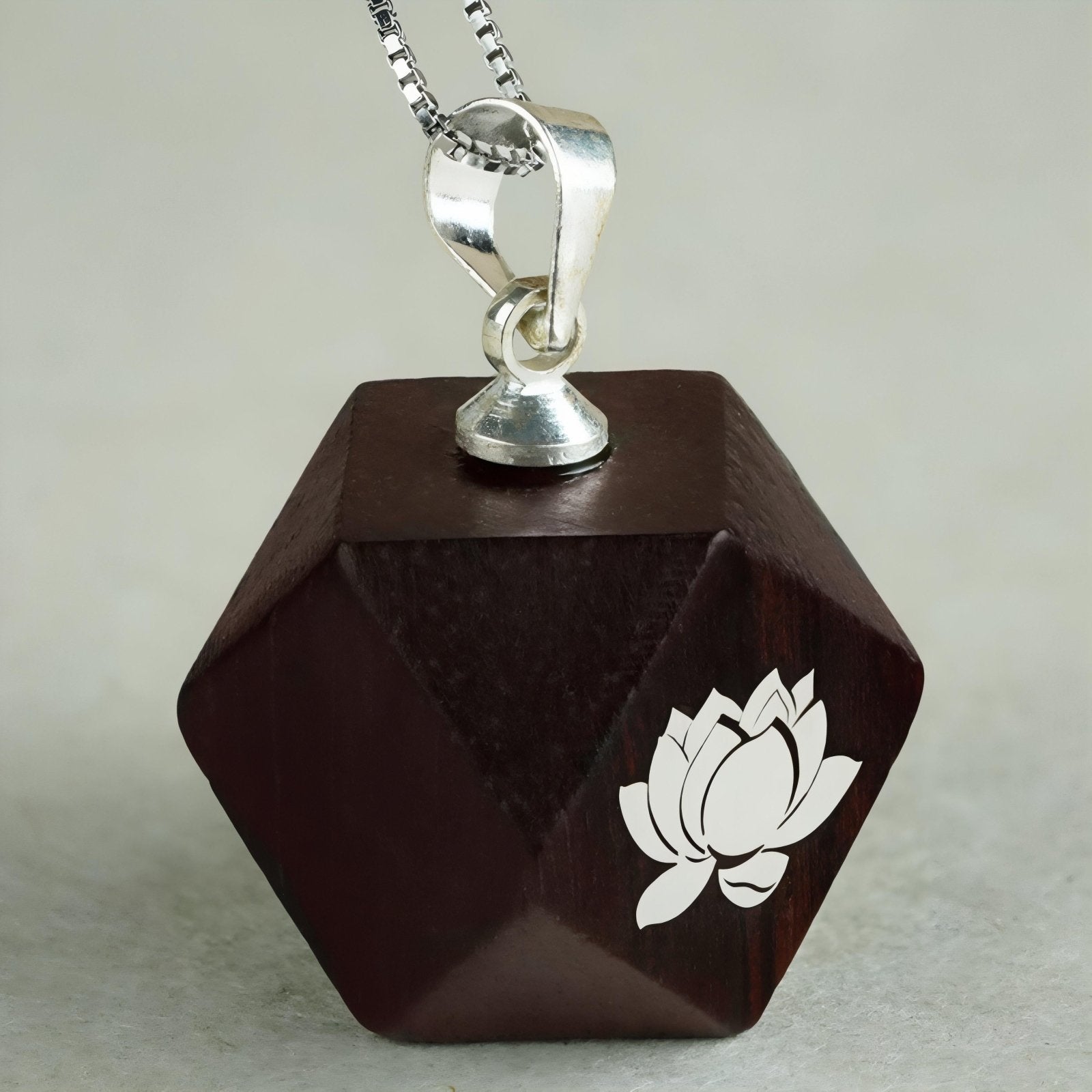 Collier en bois de santal et argent 925, avec pendentif géométrique fleur de lotus