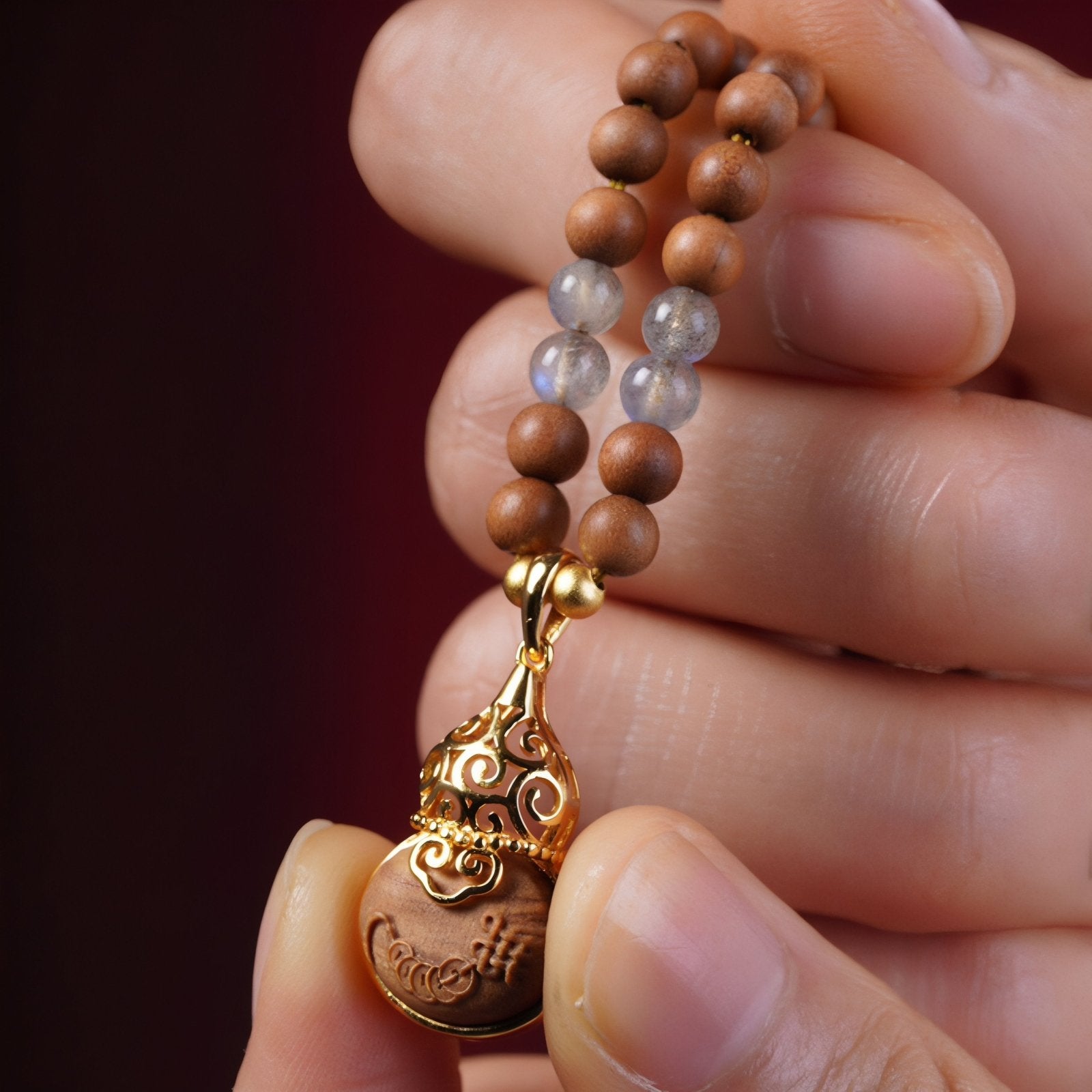 Collier en bois de santal naturel et perles de bois, avec pendentif gourde et alliage métallique