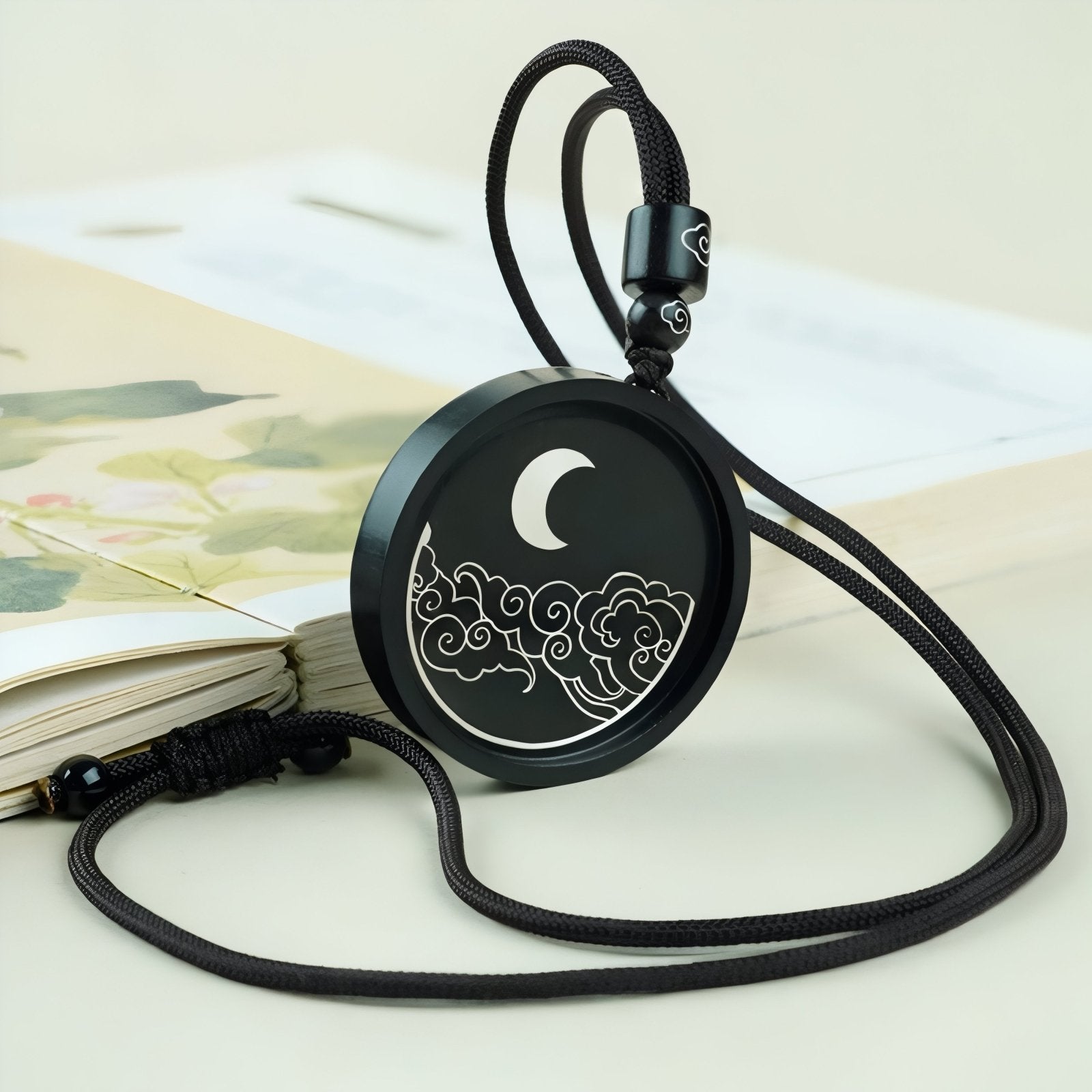 Collier en bois d’ébène noir, avec pendentif spirituel, incrustation argent, style rétro