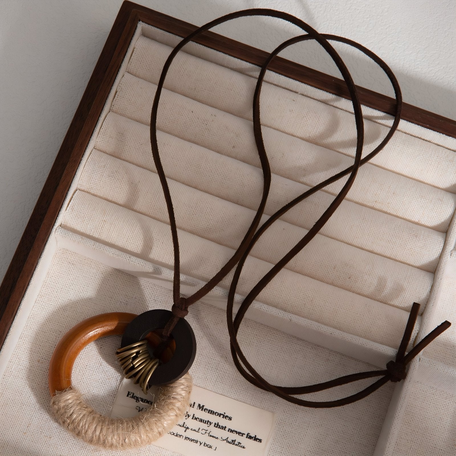 Collier en bois naturel, avec cordon et alliage métallique, style bohème