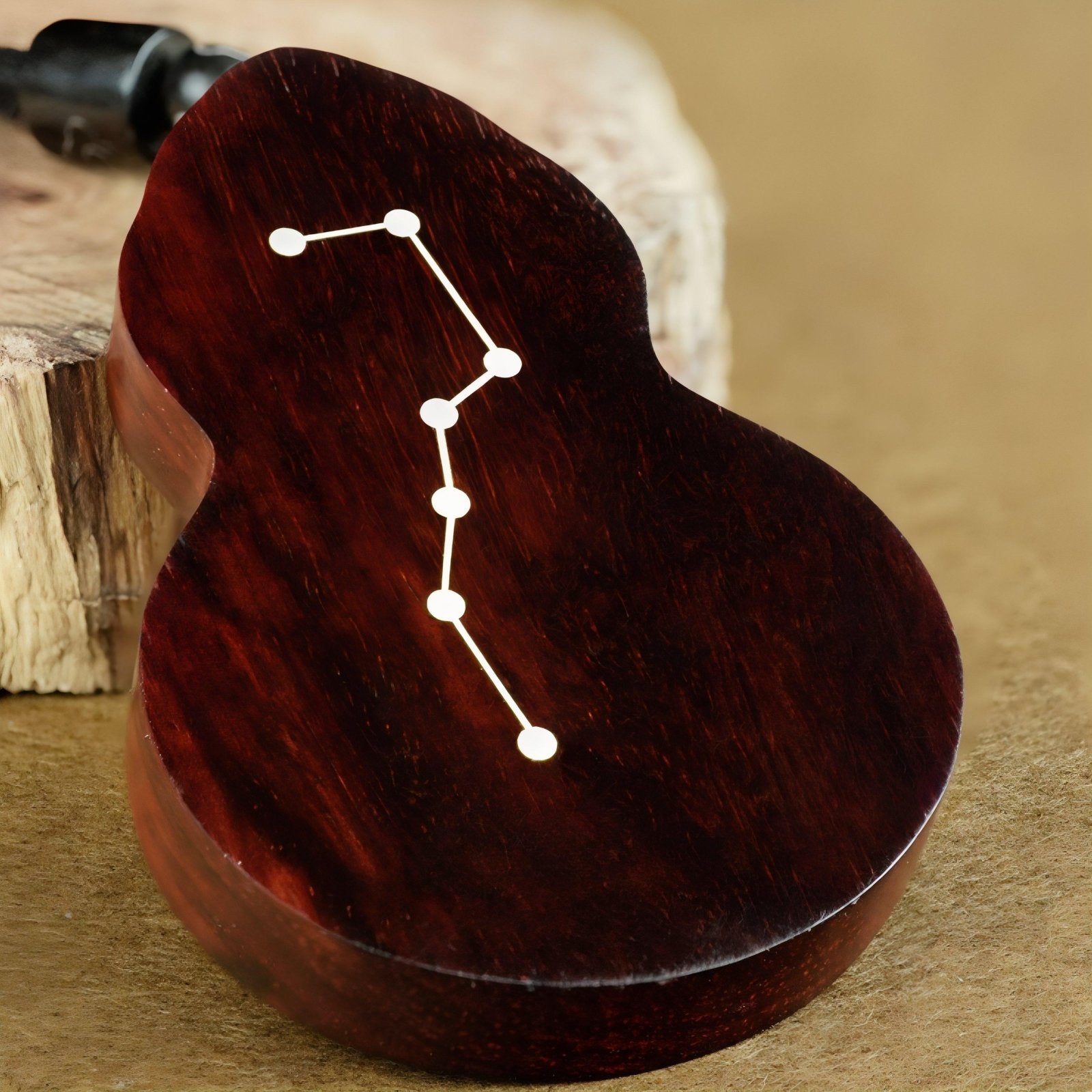 Collier en bois naturel, avec pendentif en forme de gourde orné de motifs taoïstes Bagua en argent, cordon ajustable