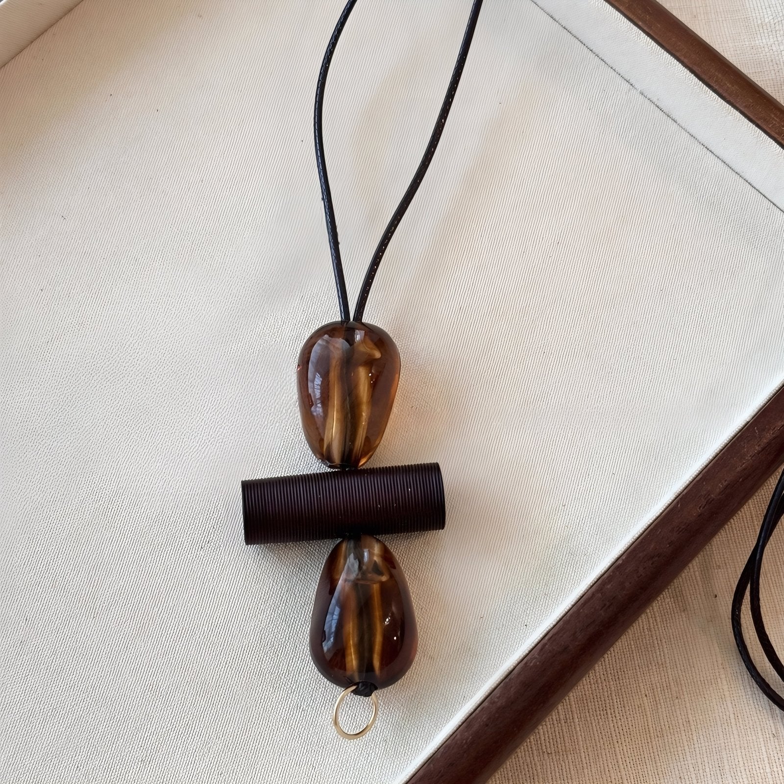Collier en bois naturel et résine, avec pendentif barre d'équilibre, cordon ajustable