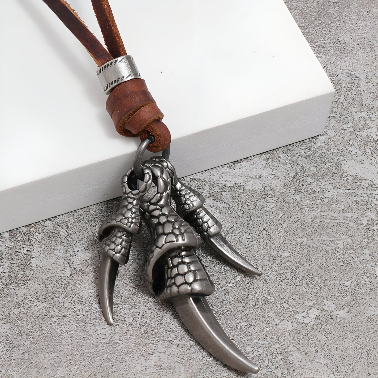 Collier en cuir pour homme, pendentif griffes de dragon en métal, style tribal