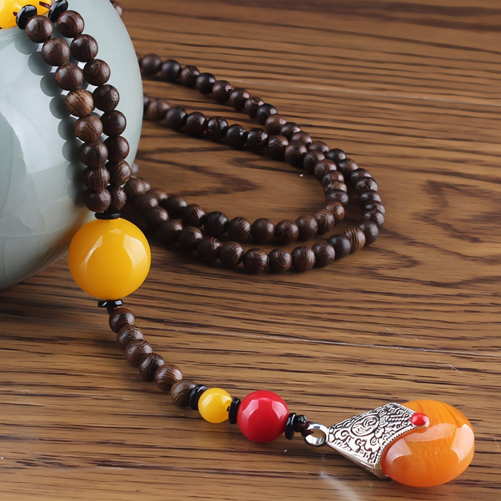 Collier en perle de bois pour femme, avec pendentif goutte orange en résine, fait main