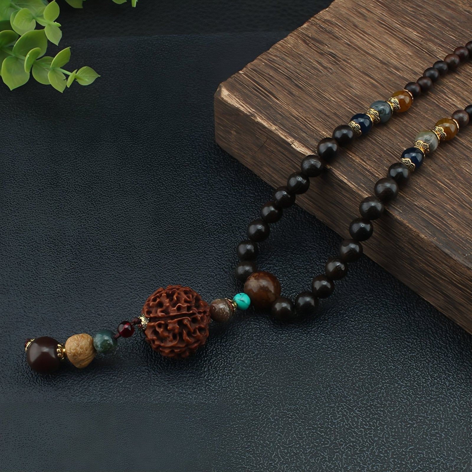 Collier en perles de bois de santal et pierres naturelles, avec graine de Bodhi, style bohème spirituel