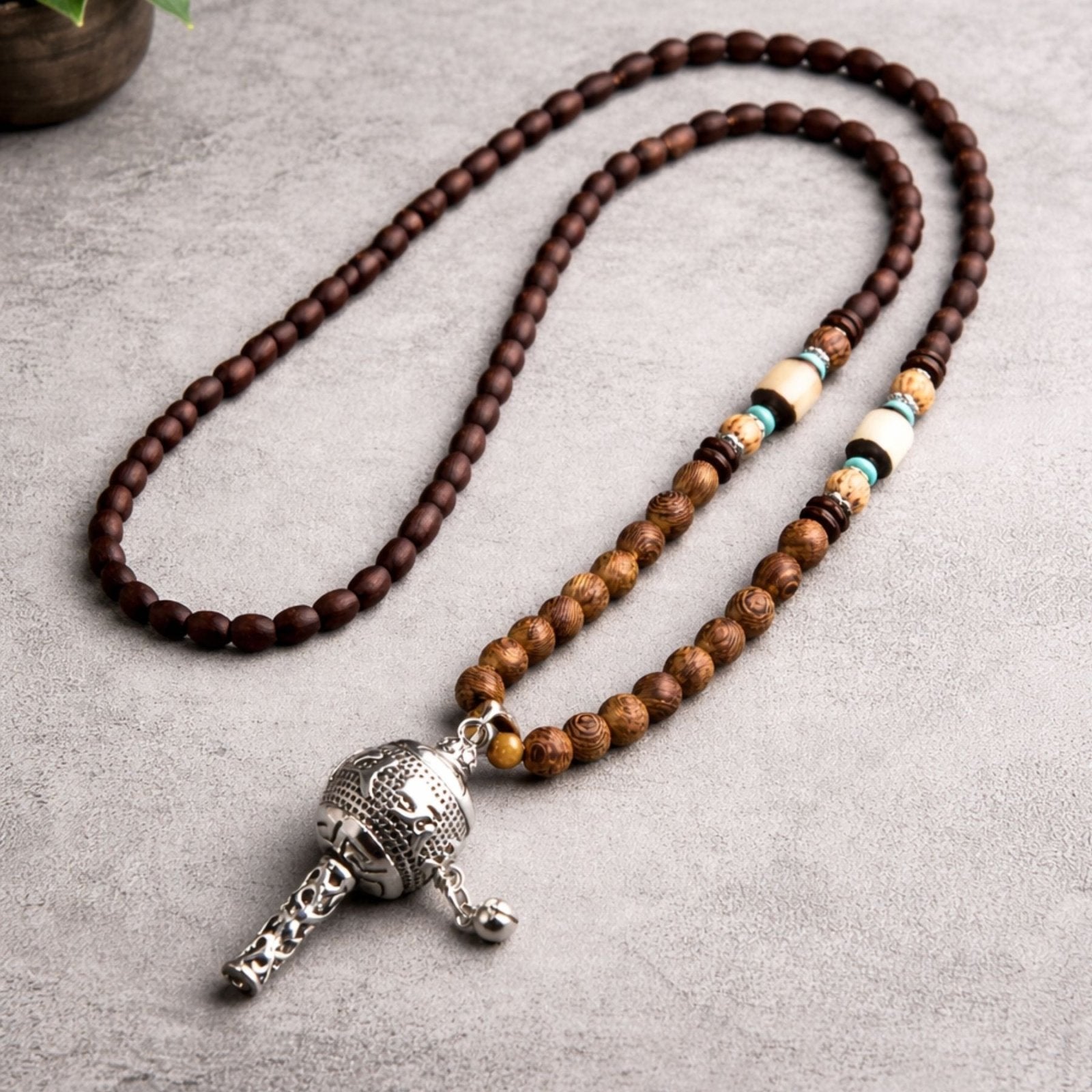 Collier en perles de bois naturel, avec pendentif grand moulin à prières en alliage métallique, style bohème