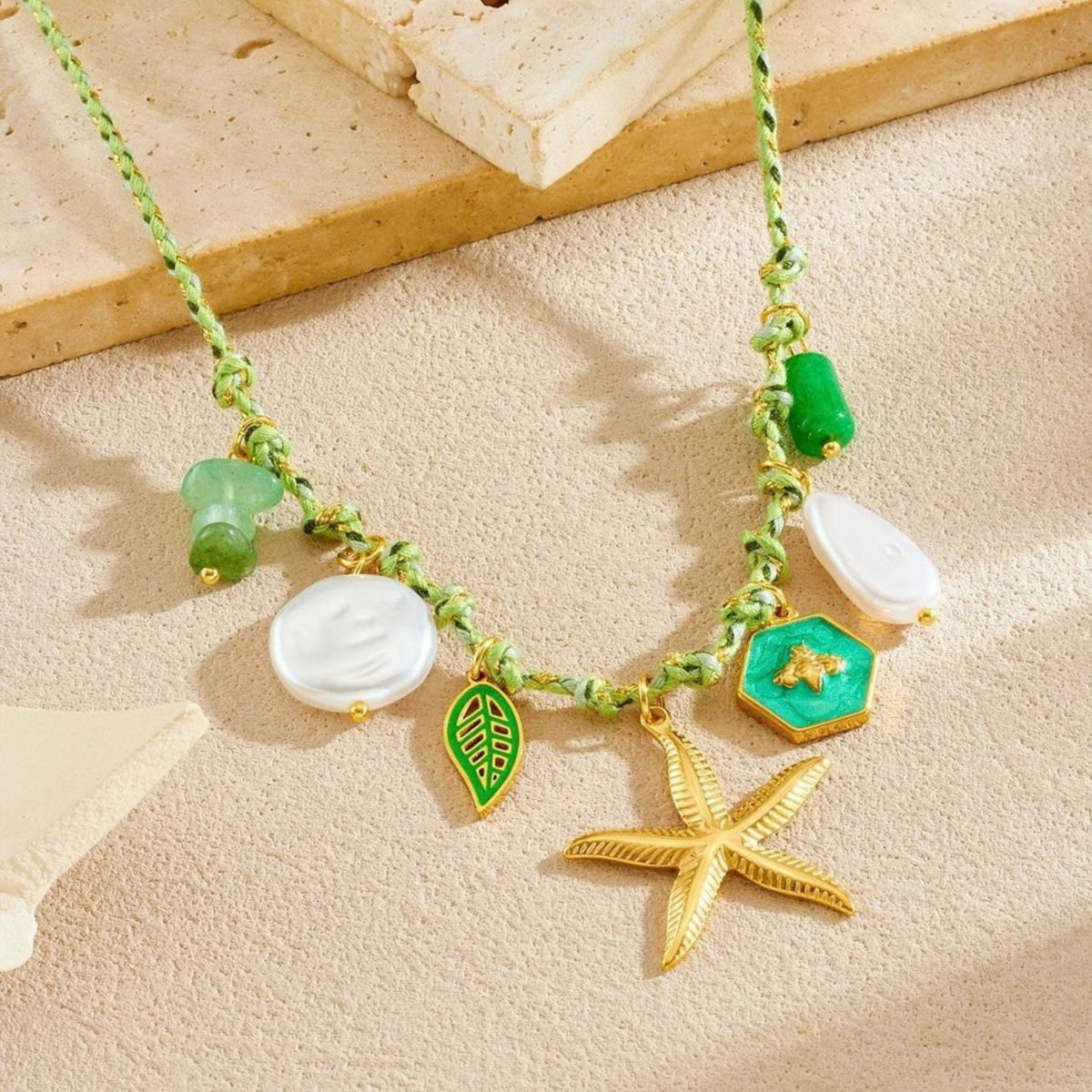 Collier étoile de mer pour femme, en acier inoxydable doré, cordon vert tressé avec perles et charms marins