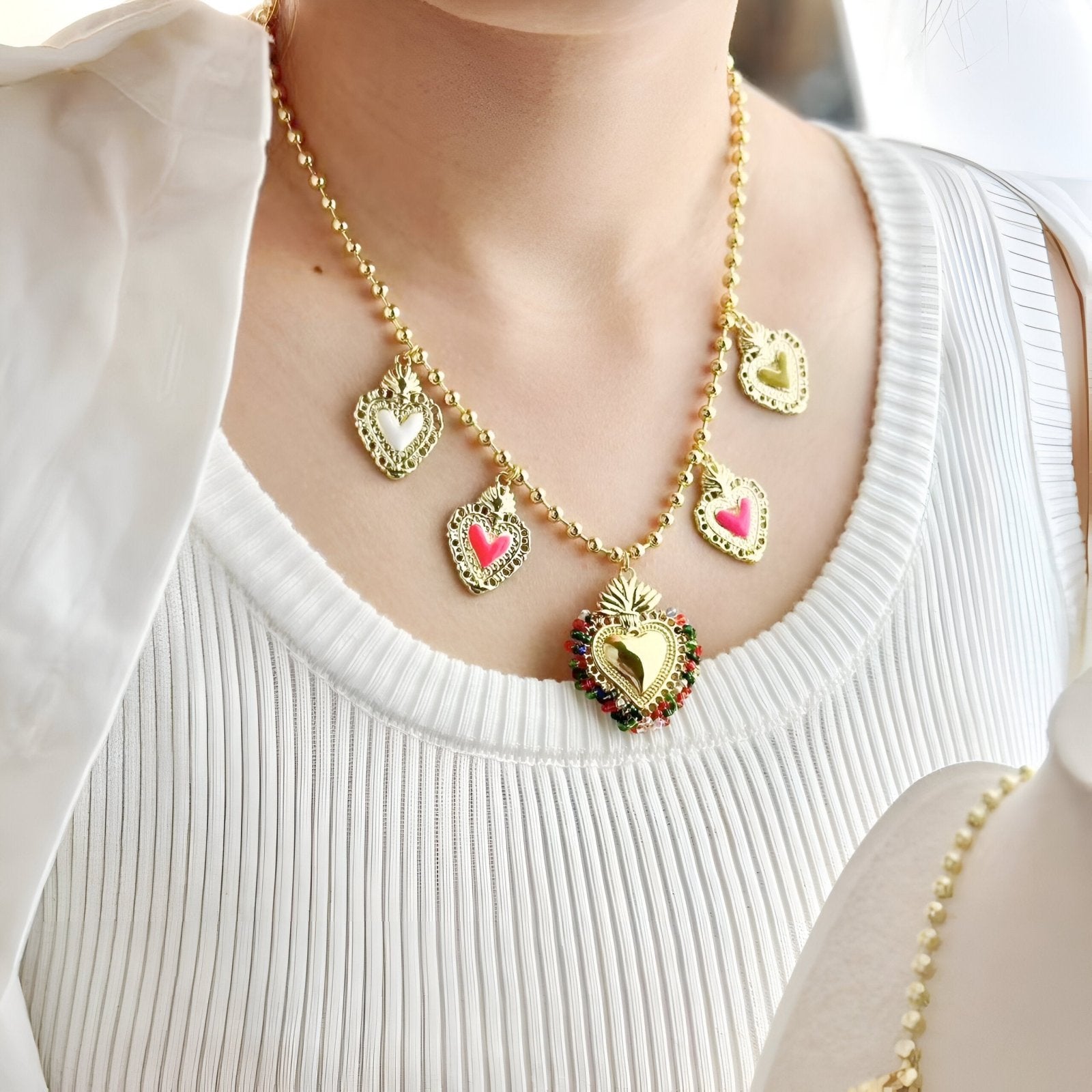 Collier fantaisie doré, style urbain, pendentifs cœurs colorés pour femme, modèle Big Charms