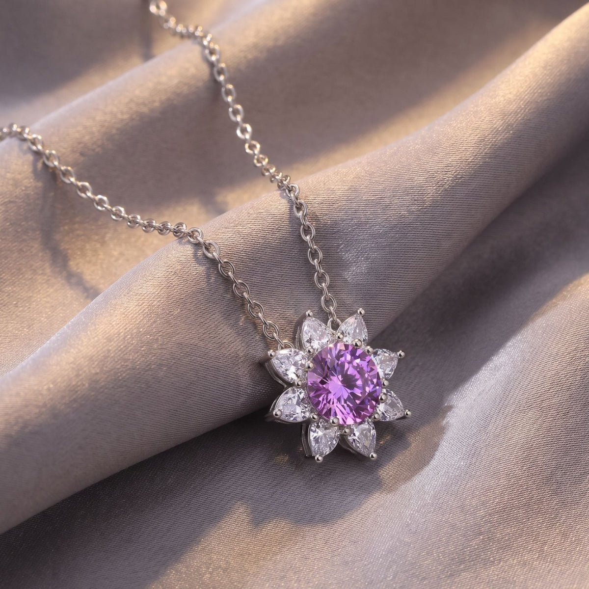 Collier fleur pierre précieuse pour femme, en cuivre argenté, pendentif floral entouré de pétales brillants