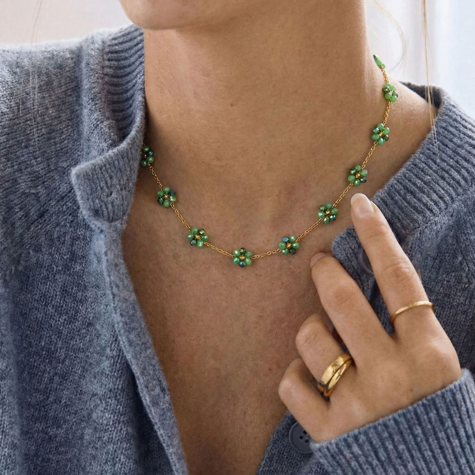 Collier floral léger, fleurs en perles en verre multicolore, en acier inoxydable