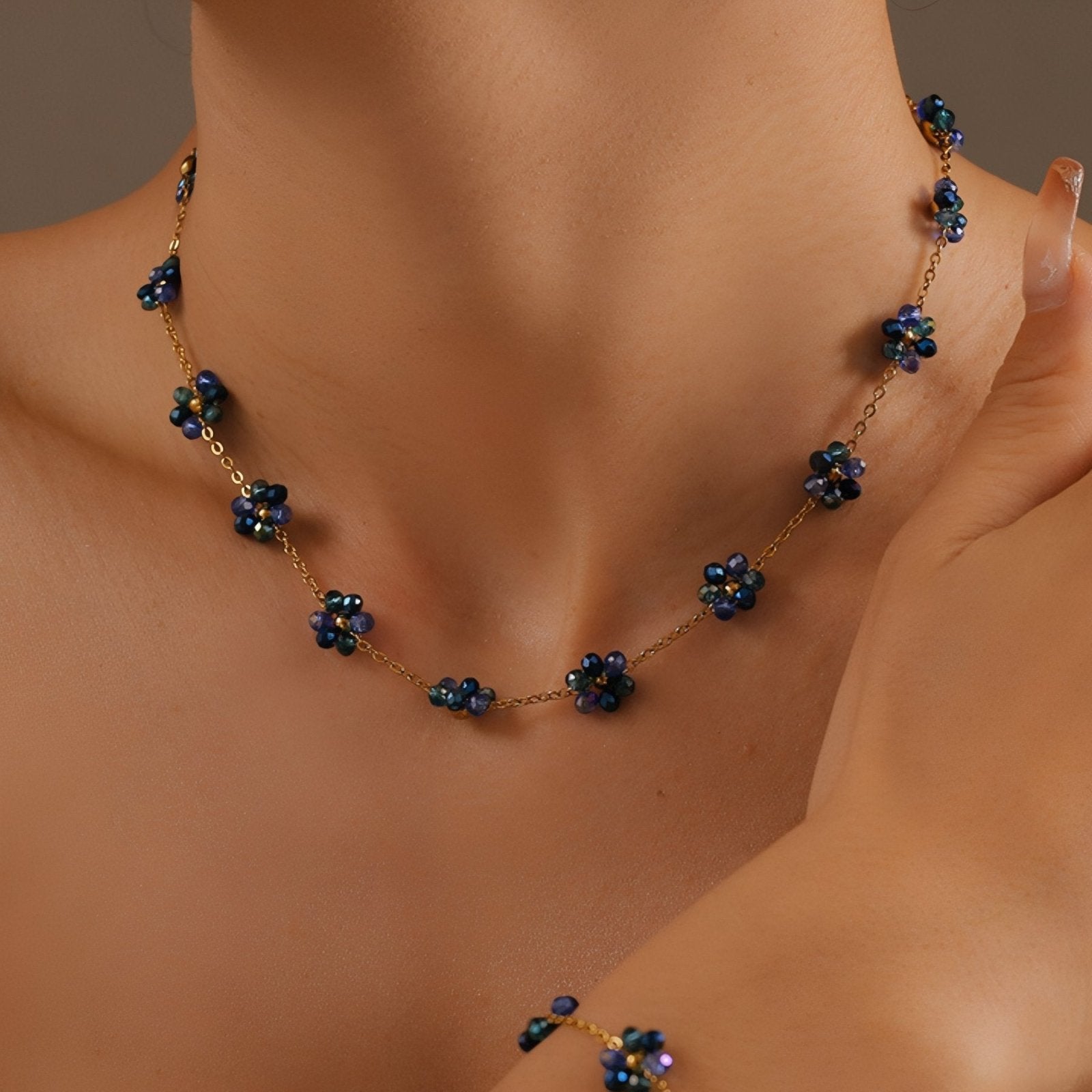 Collier floral léger, fleurs en perles en verre multicolore, en acier inoxydable