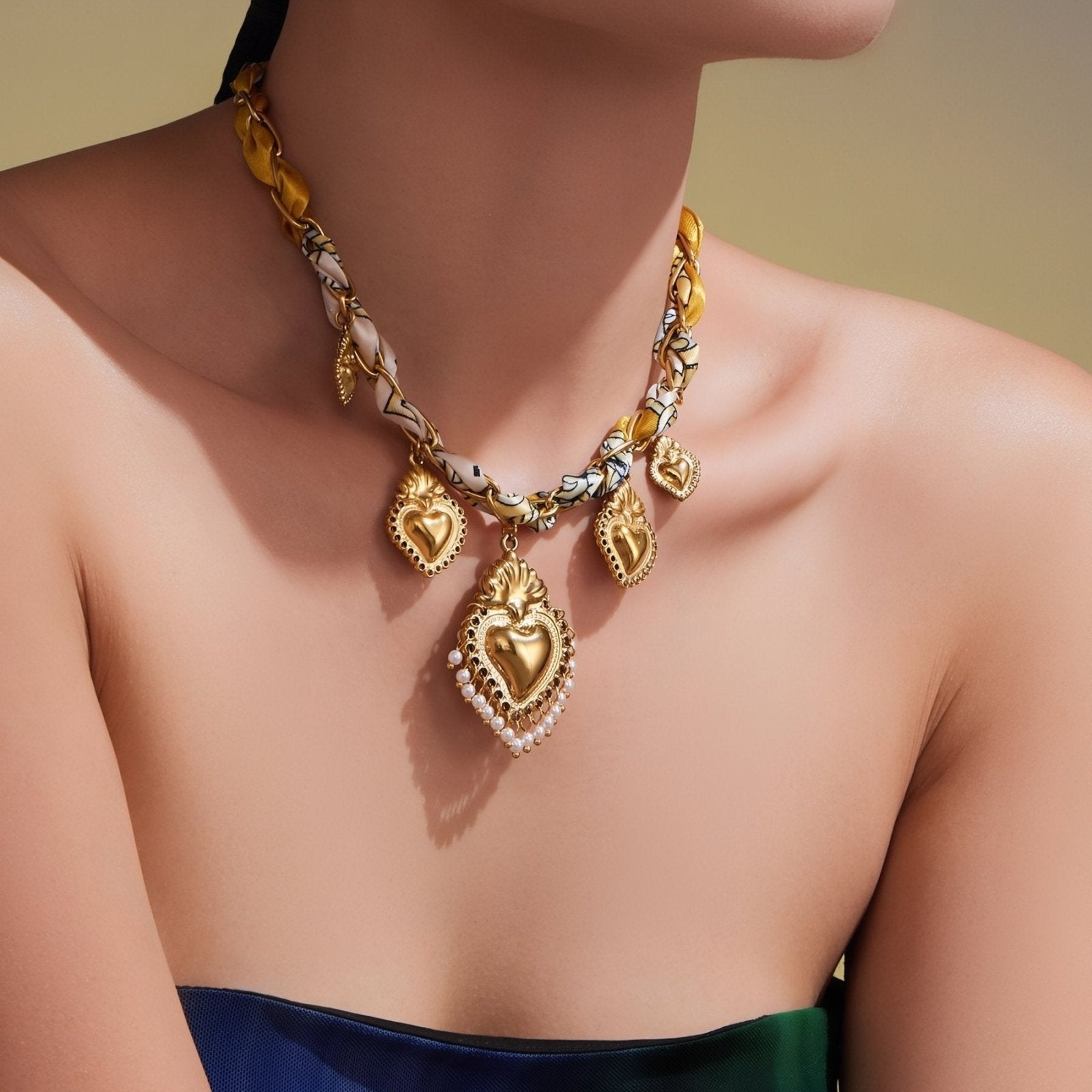 Collier foulard en soie ras - du - cou, pendentifs cœurs sacrés, en acier inoxydable et pierres naturelles