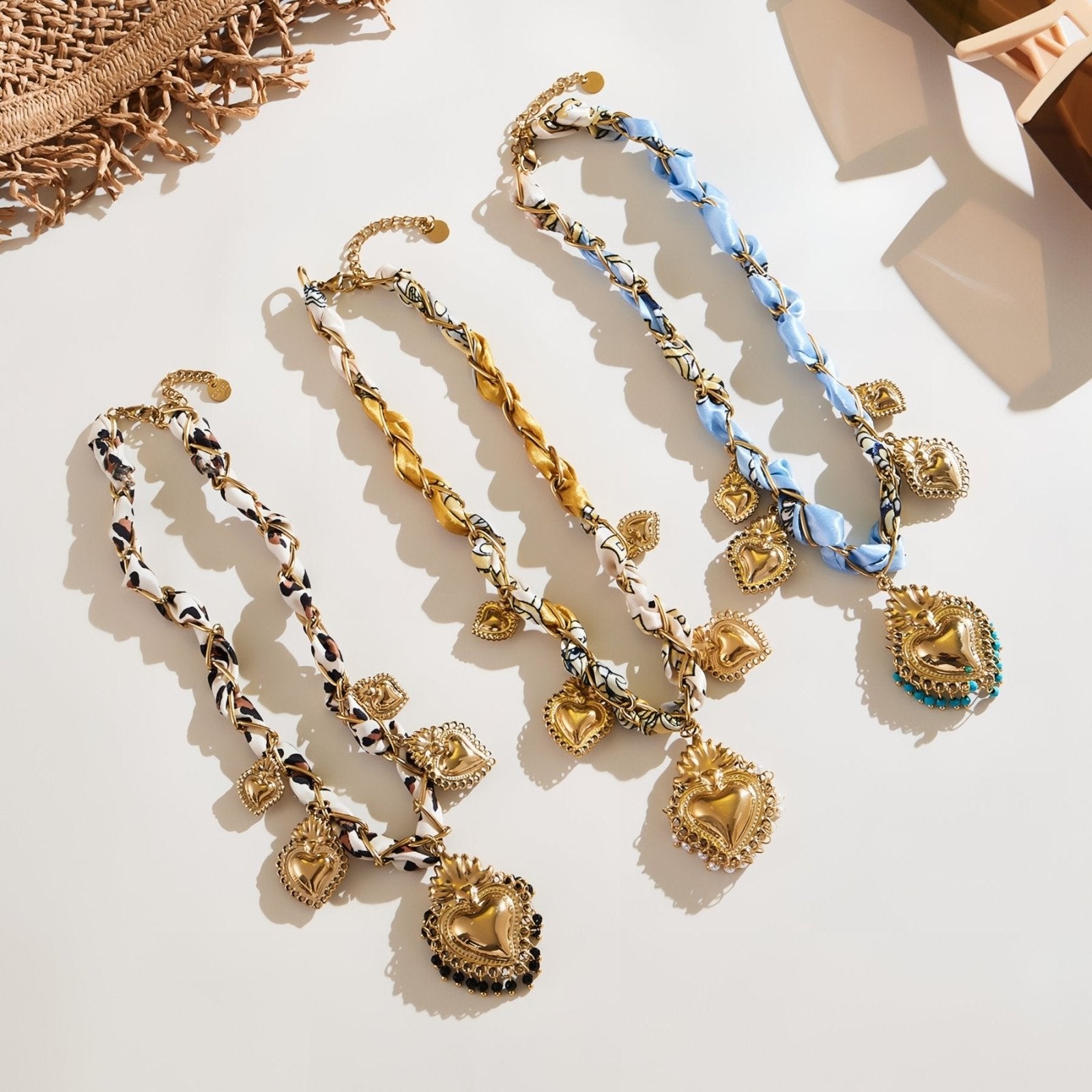 Collier foulard en soie ras - du - cou, pendentifs cœurs sacrés, en acier inoxydable et pierres naturelles