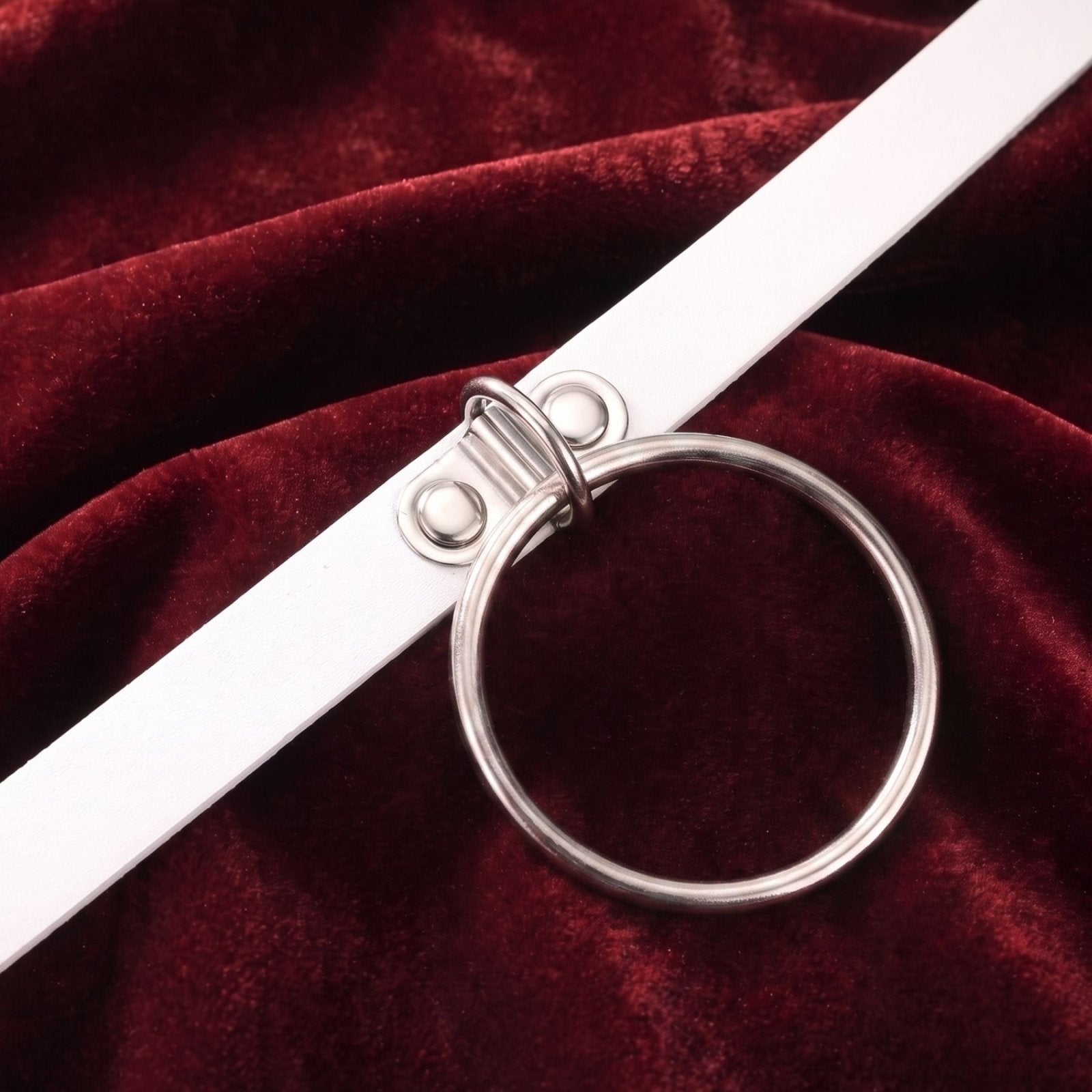 Collier gothique cuir pour femme, en simili cuir noir, avec grand anneau gothique