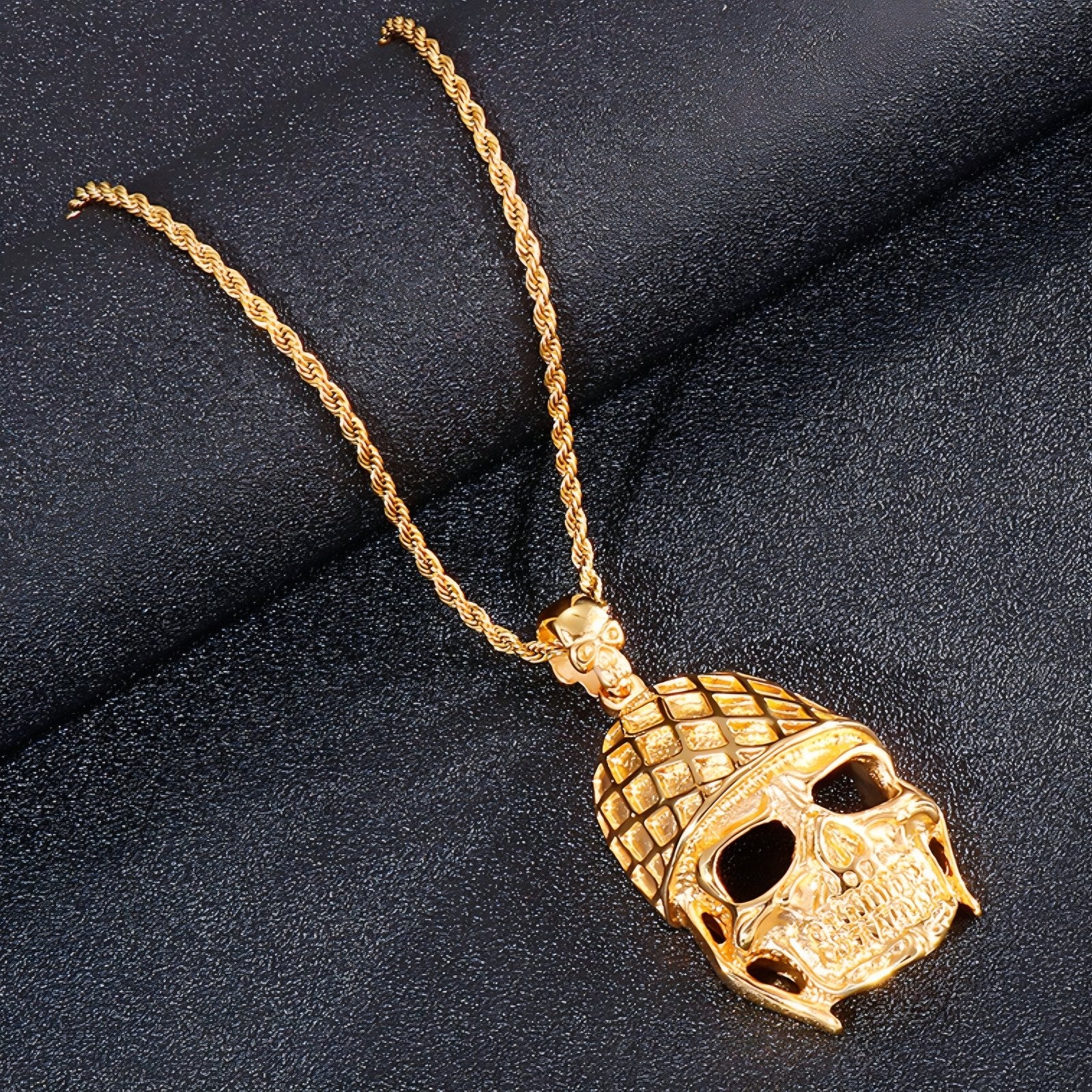 Collier gothique pour homme, avec pendentif tête de mort, en acier inoxydable doré