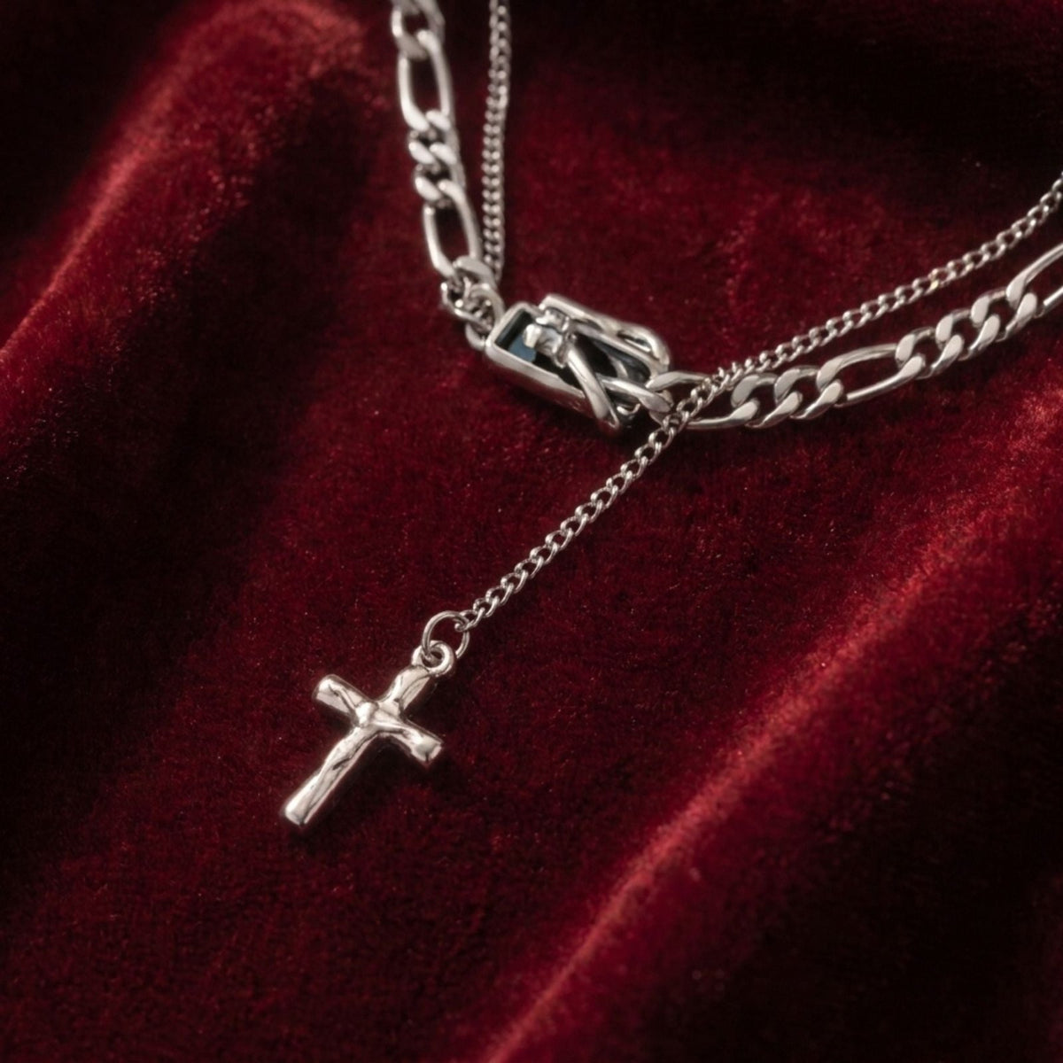 Collier gothique punk multi-rang pour femme en alliage métallique, avec pendentif croix