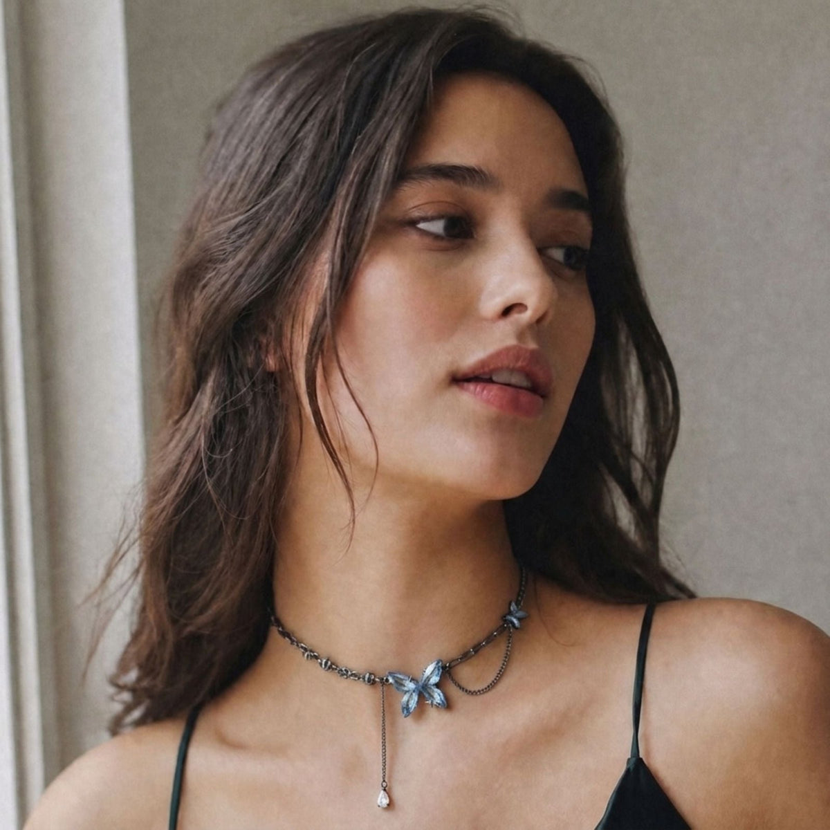 Collier grunge pour femme, en cuivre, avec pendentif papillon bleu effet cristal