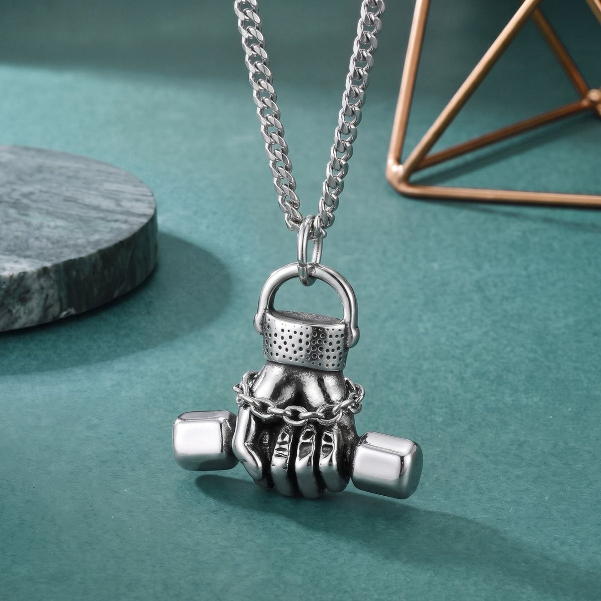 Collier haltère pour homme en acier inoxydable argenté, pendentif poing d’armure au style sportif