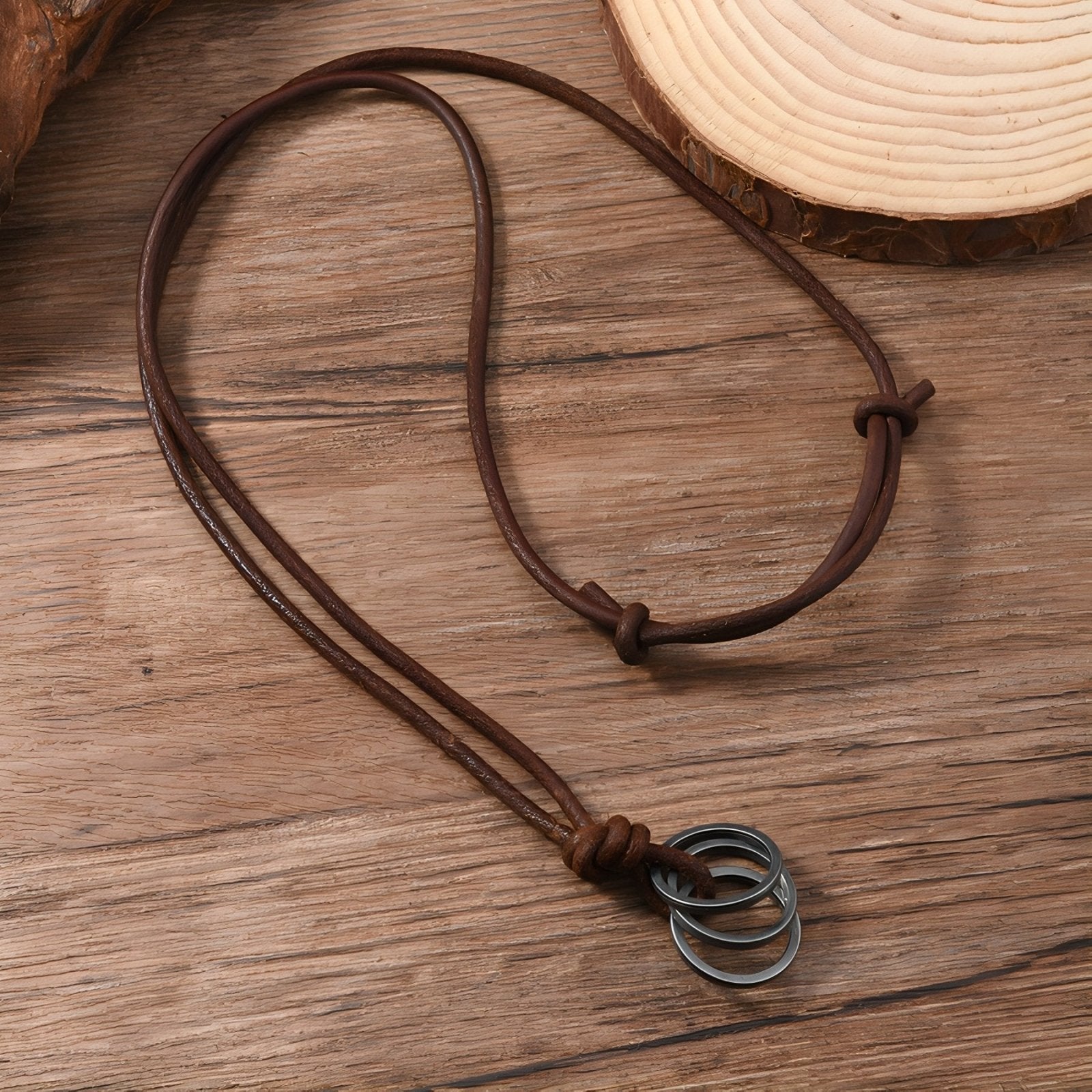 Collier homme en cuir marron avec anneaux métalliques, style vintage bohème