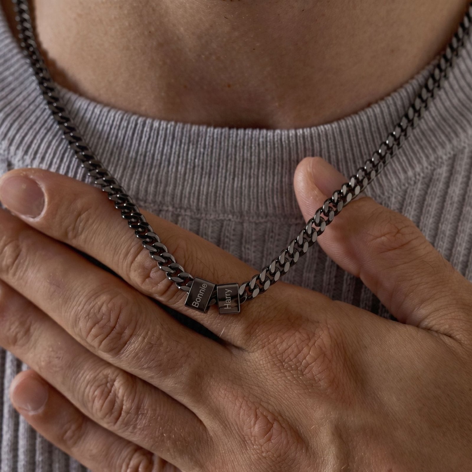 Collier homme personnalisé, perles prénoms à graver, chaîne gourmette en acier inoxydable