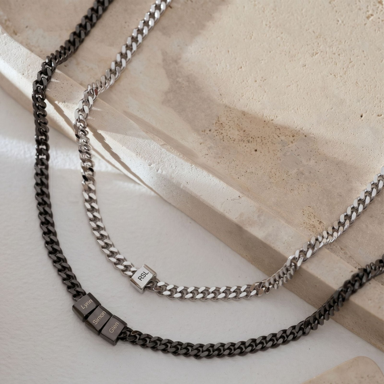 Collier homme personnalisé, perles prénoms à graver, chaîne gourmette en acier inoxydable