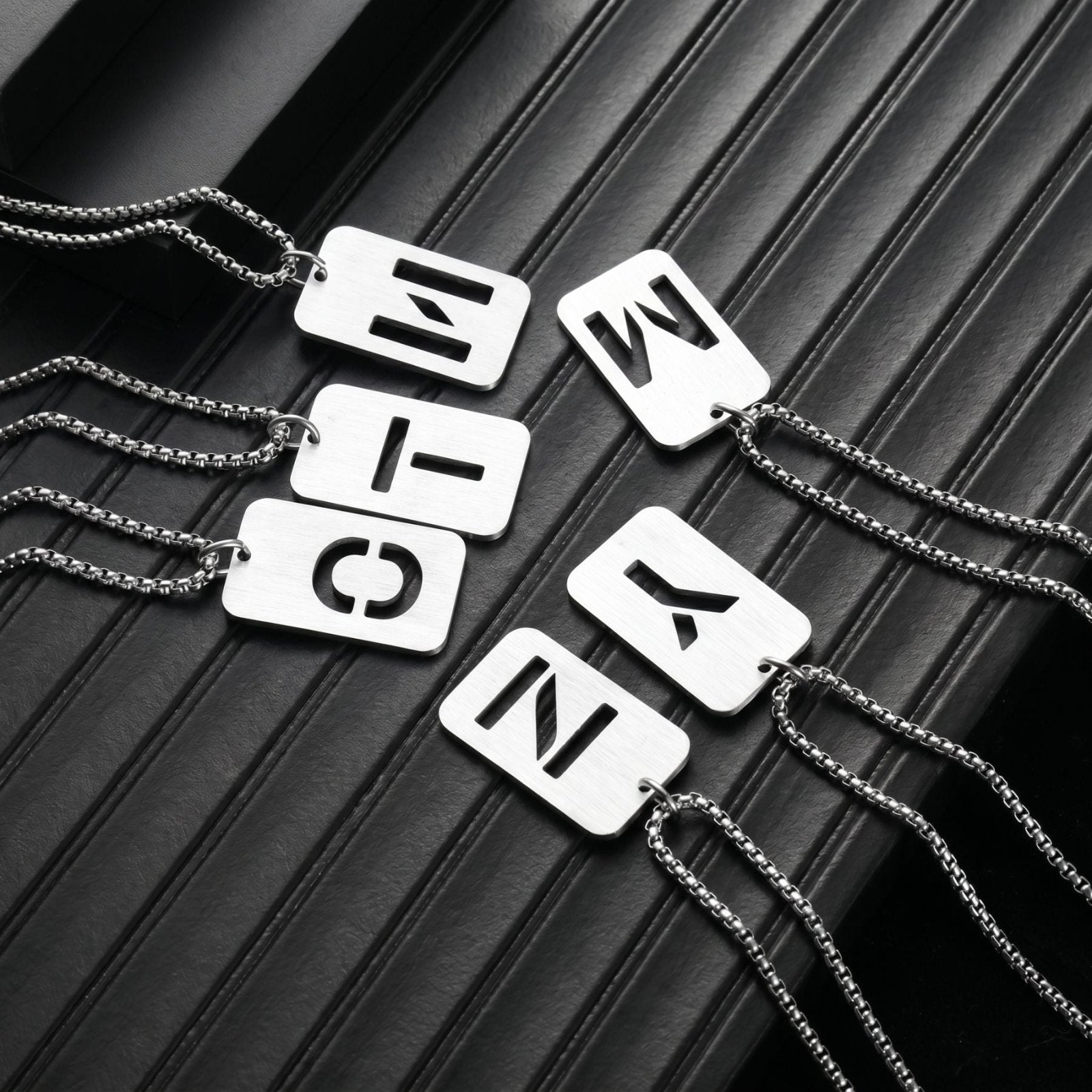 Collier lettre pour homme, plaque rectangulaire avec initiale, en acier inoxydable