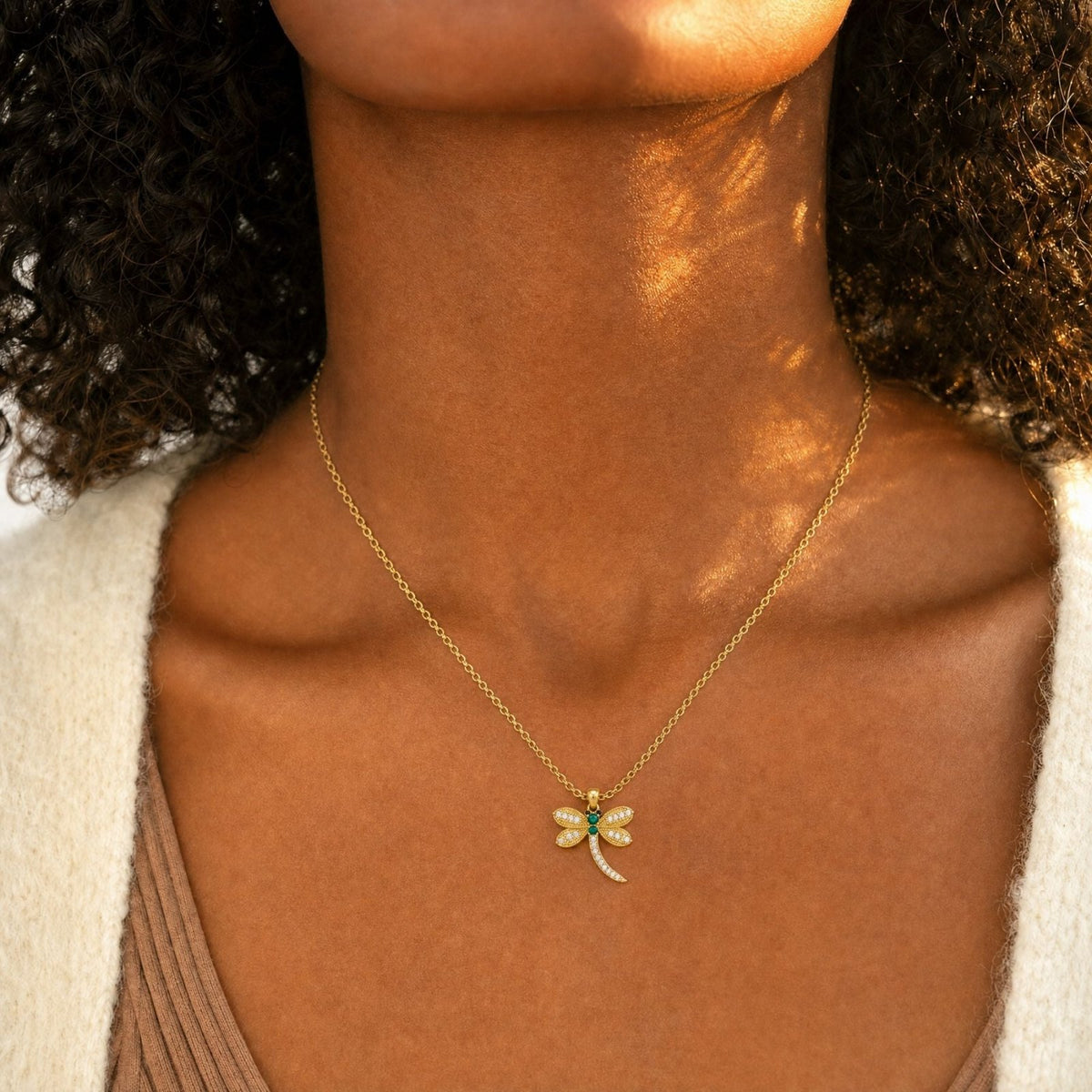 Collier libellule pour femme, en acier inoxydable doré, pendentif délicat serti de pierres scintillantes