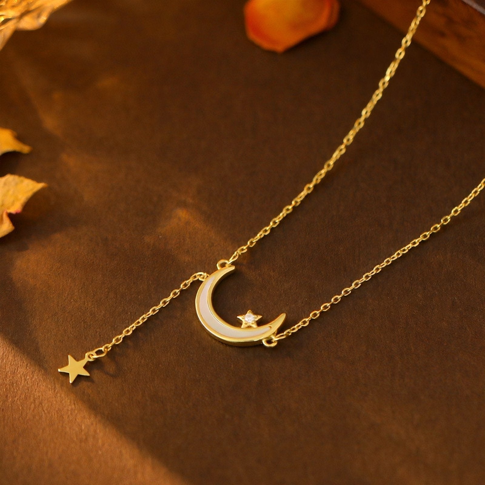 Collier lune suspendue en argent 925, zircon blanc et étoile dorée, modèle Addilyn