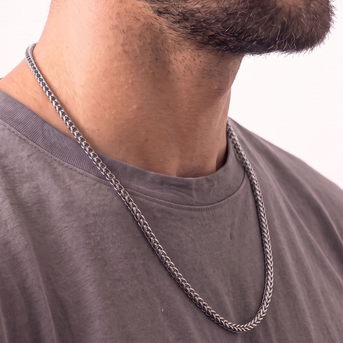 Collier maille spiga pour homme, en acier inoxydable, finition moderne et robuste