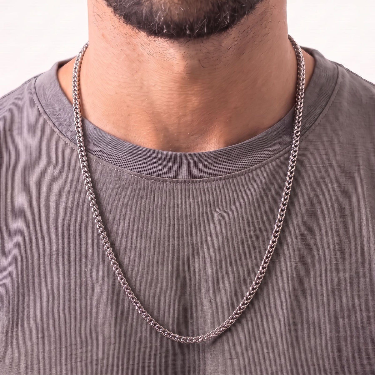 Collier maille spiga pour homme, en acier inoxydable, finition moderne et robuste