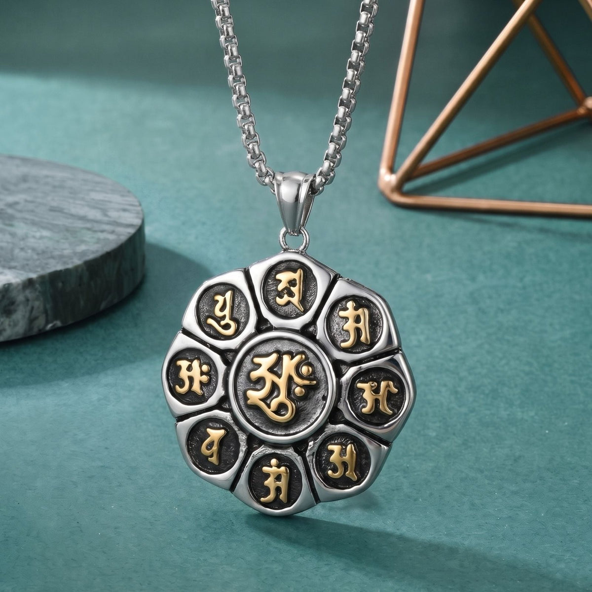 Collier mantra bouddhiste pour homme, en acier titane, pendentif rond orné de symboles tibétains en relief